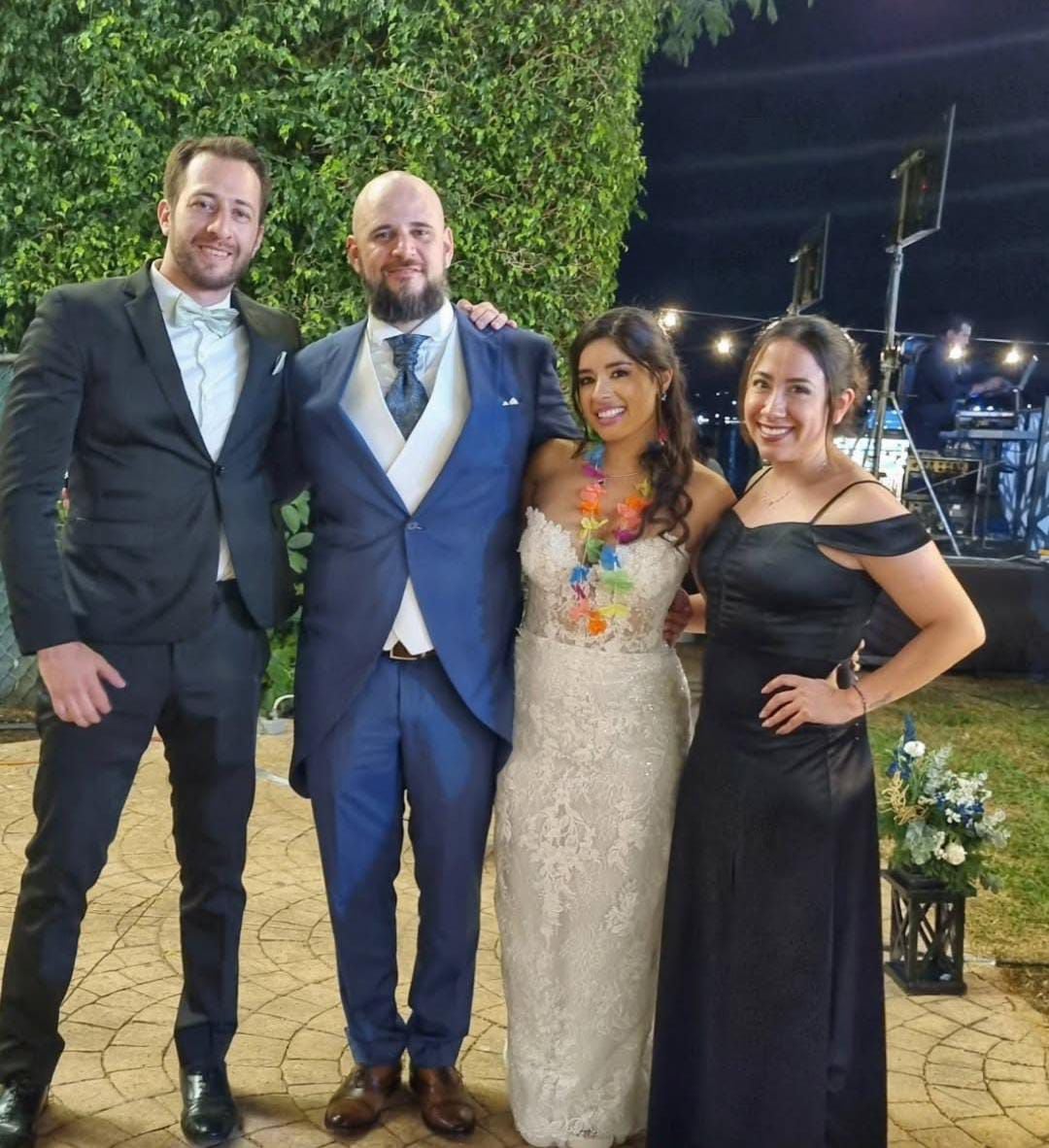 El Temach apareció junto a su pareja en una foto que presuntamente se tomó en su boda. (Foto: Instagram @eltemach)