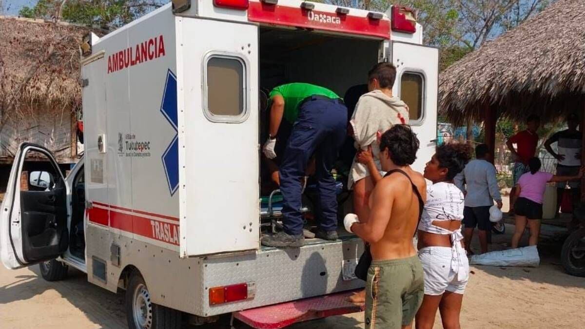Tres turistas argentinos son atacados en playa de Oaxaca
