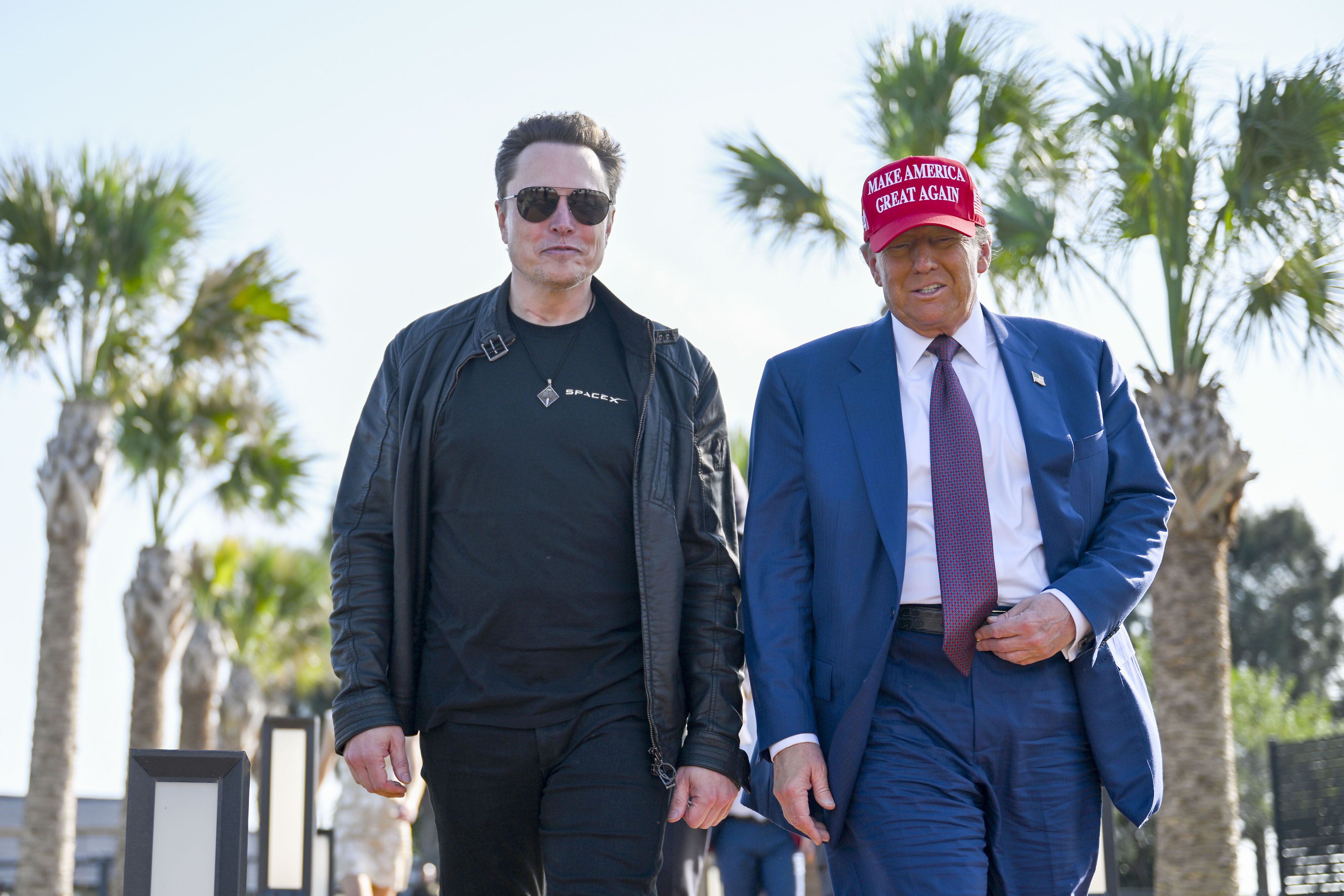 Elon Musk y Donald Trump, durante el lanzamiento de una de las naves de Space X en noviembre pasado.