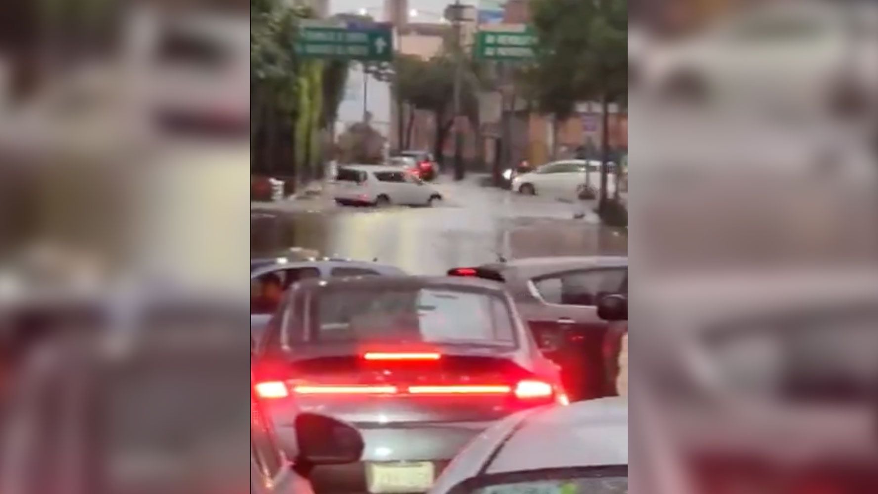 La tarde de este 18 de julio se reportaron severas inundaciones en la alcaldía Álvaro Obregón a la altura de Periférico Sur