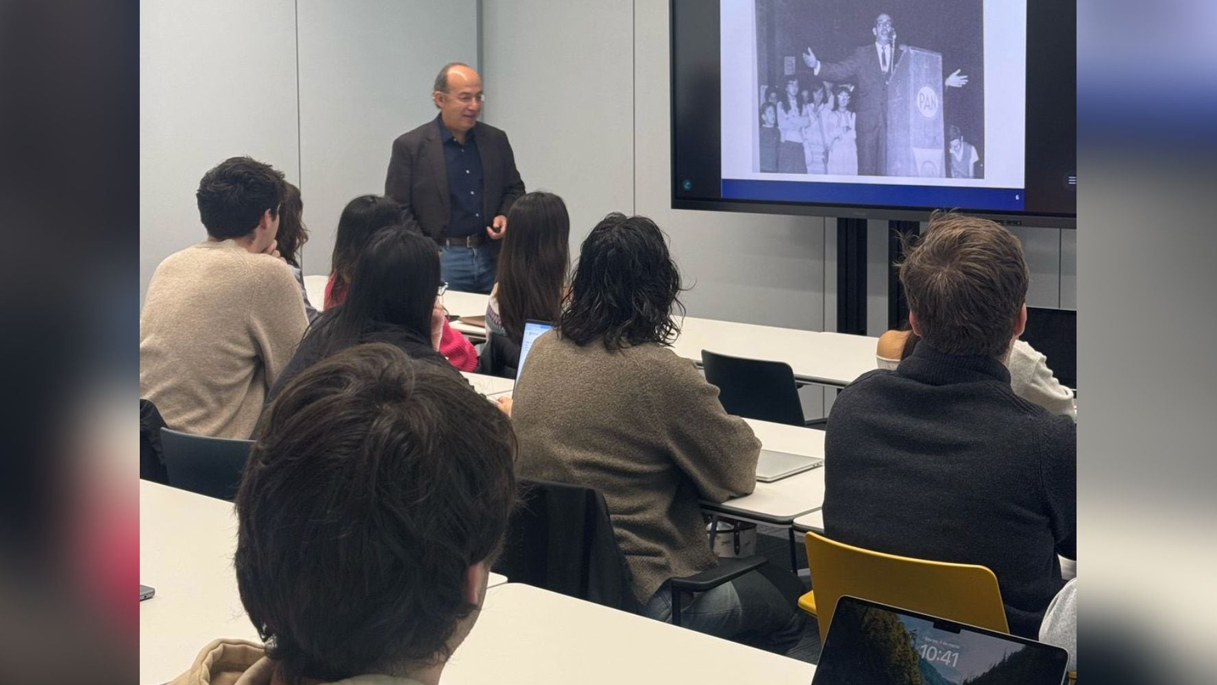 Felipe Calderon ‘se toma las clases muy enserio’: ¿Qué sabemos del seminario que imparte en España?