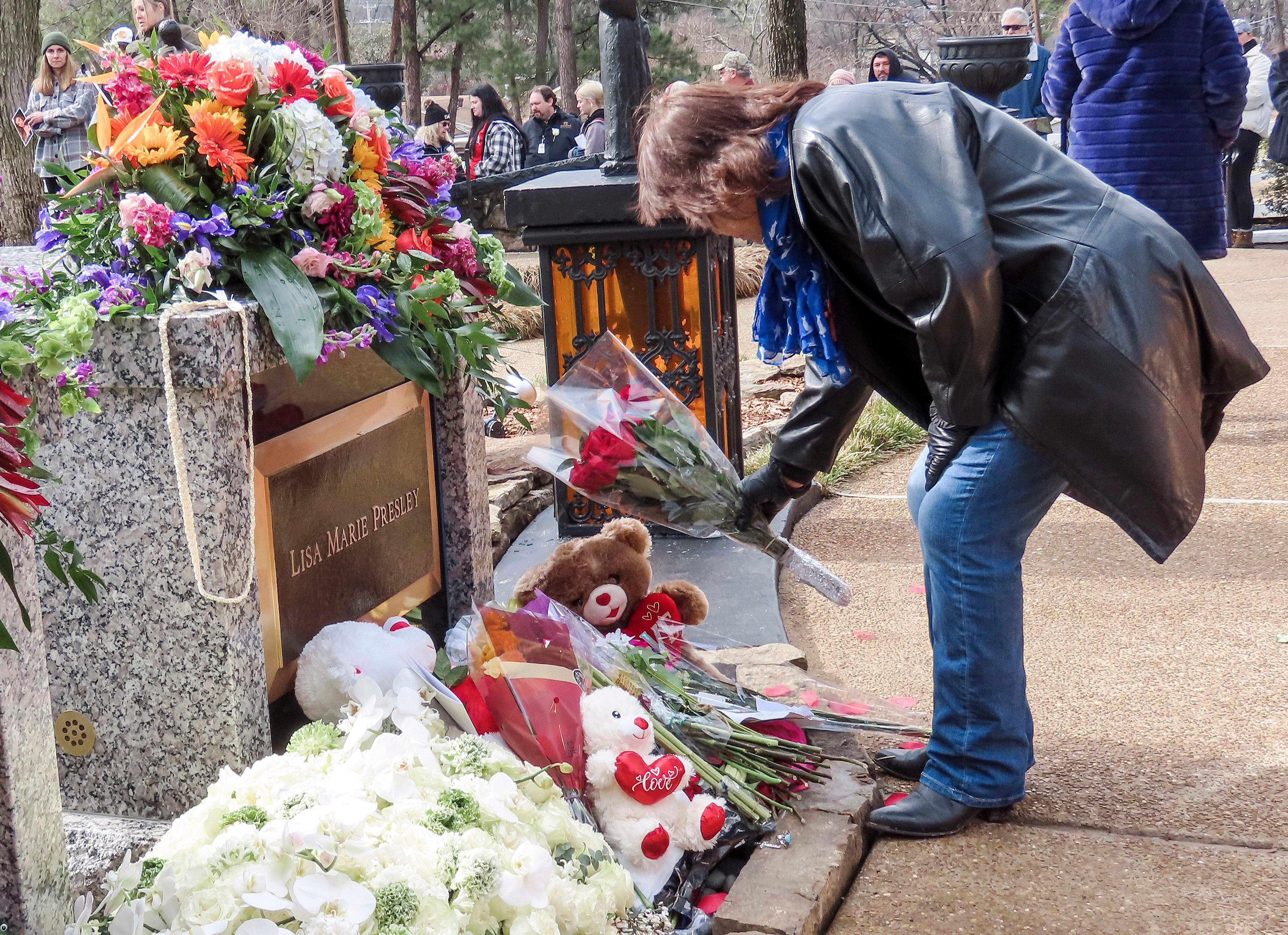 El funeral público de Lisa Marie Presley contó con la presencia de amigos y familiares. (Foto: EFE / Tannen Maury)
