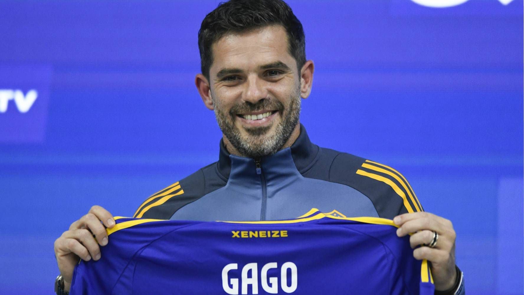 Chivas llega a la jornada 12 sin Fernando Gago, quien se fue al Boca. (AP Foto/Gustavo Garello)