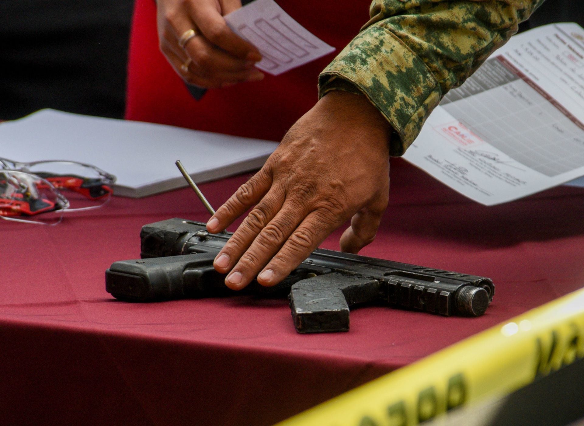 Uno objetivo del canje de armas en México es reducir el número de delitos. 