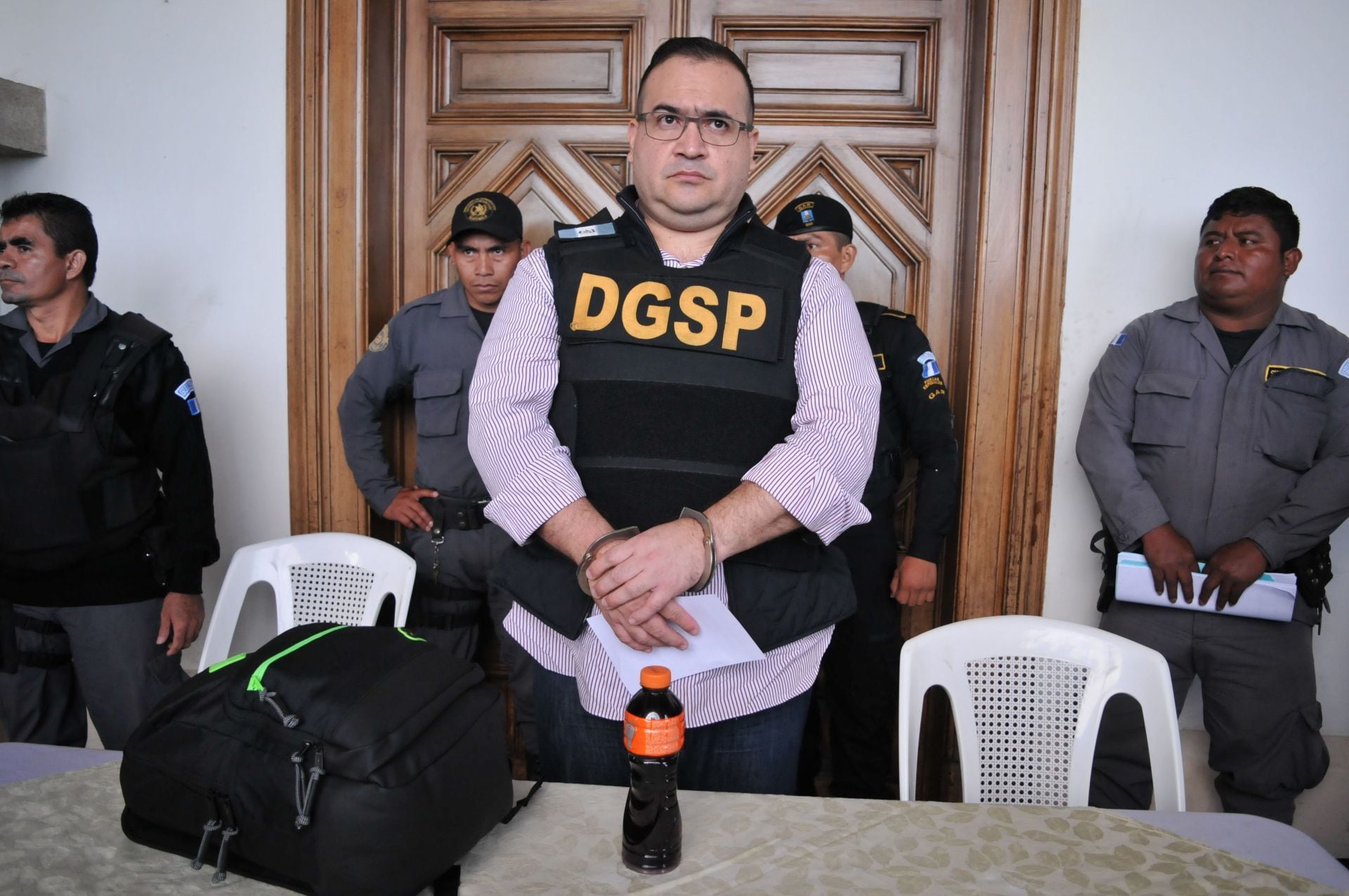 Javier Duarte Ochoa, exgobernador de Veracruz, previo al despegue del aeronave que lo trasladó de Guatemala a México en julio de 2017.