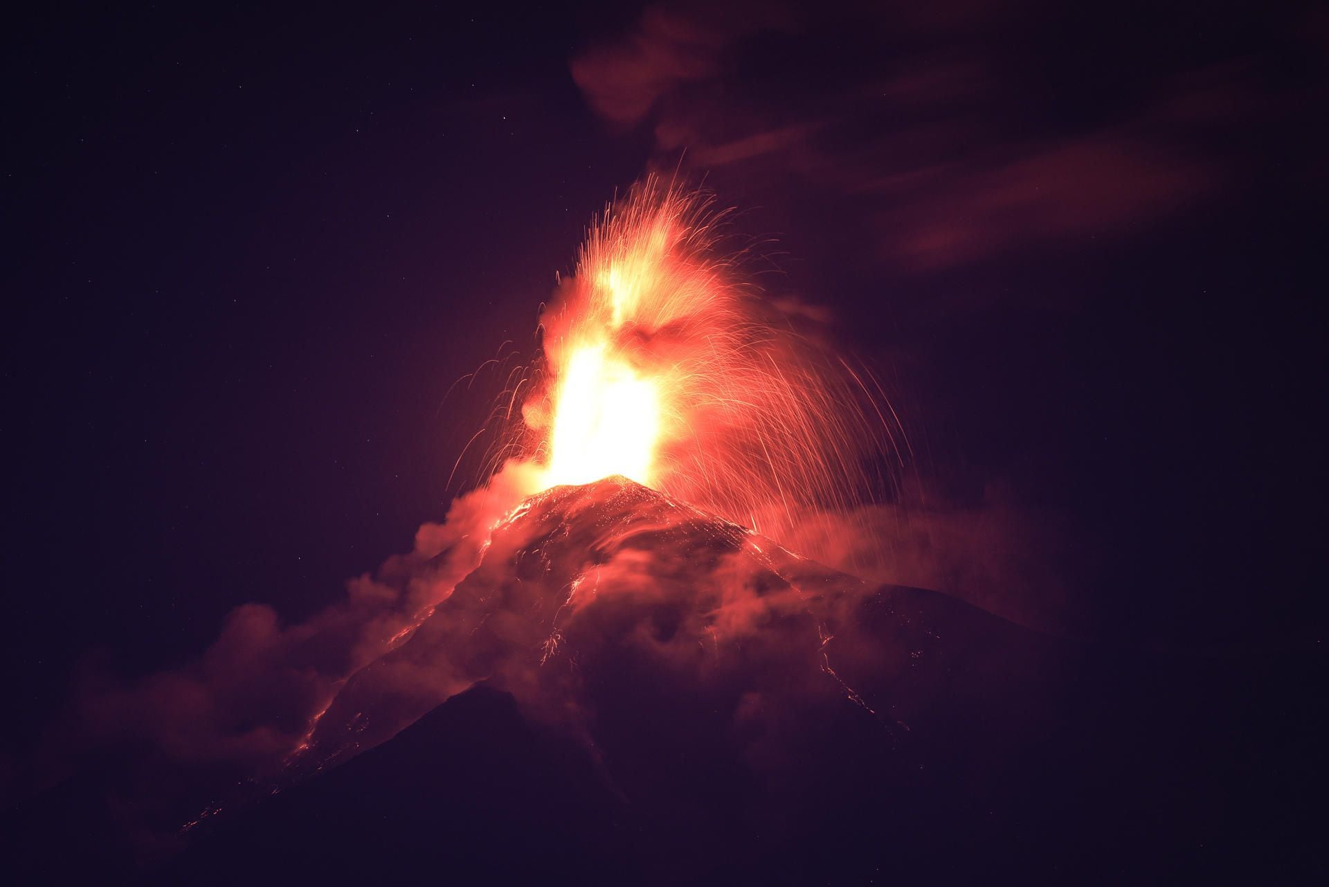 Erupción del Volcán de Fuego: Autoridades de Guatemala recomiendan evacuar zonas cercanas