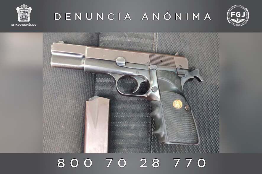 Arma confiscada en la secundaria de La Paz, Estado de México, donde disparó un estudiante. (Fiscalía General de Justicia del Estado de México)
