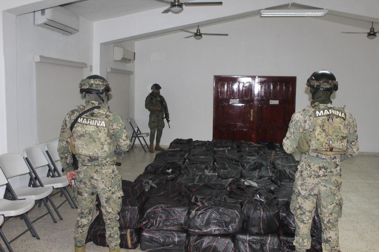 Semar asegura 3 toneladas de cocaína en operativo en el Mar de Cortés
