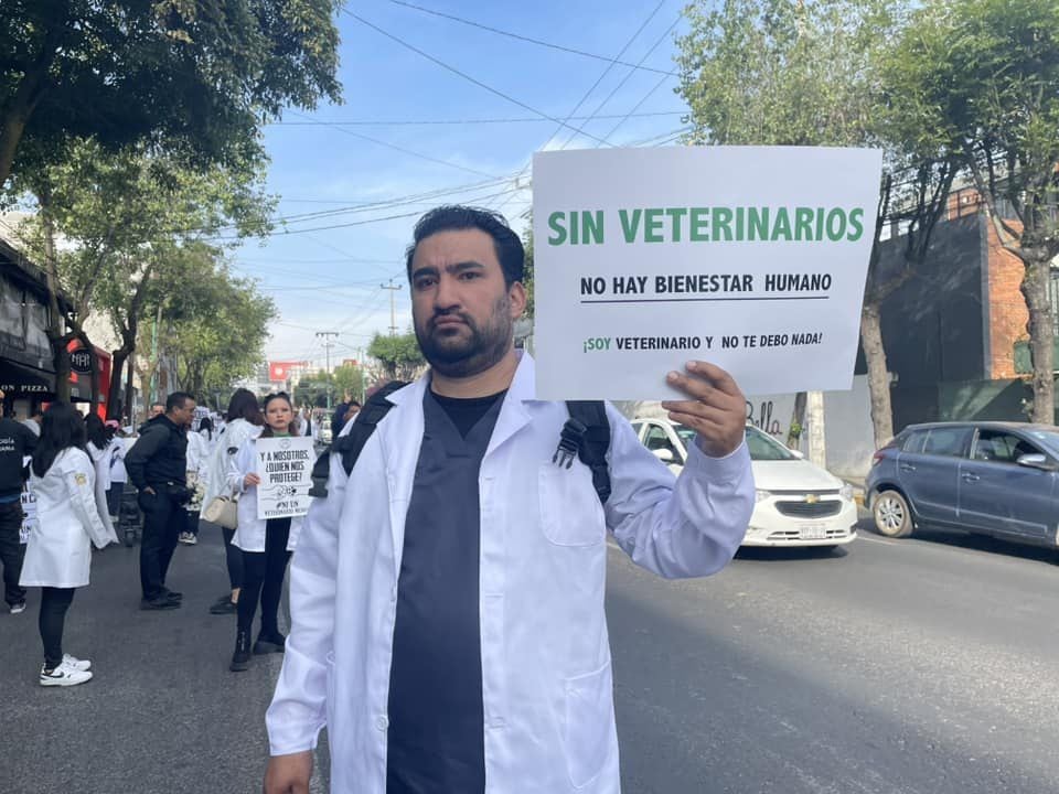 Veterinarios se suma a la “Marcha Nacional por la Dignificación de la Medicina Veterinaria y Zootecnia” este martes 18 de febrero. Foto: Colegiomvzedomex