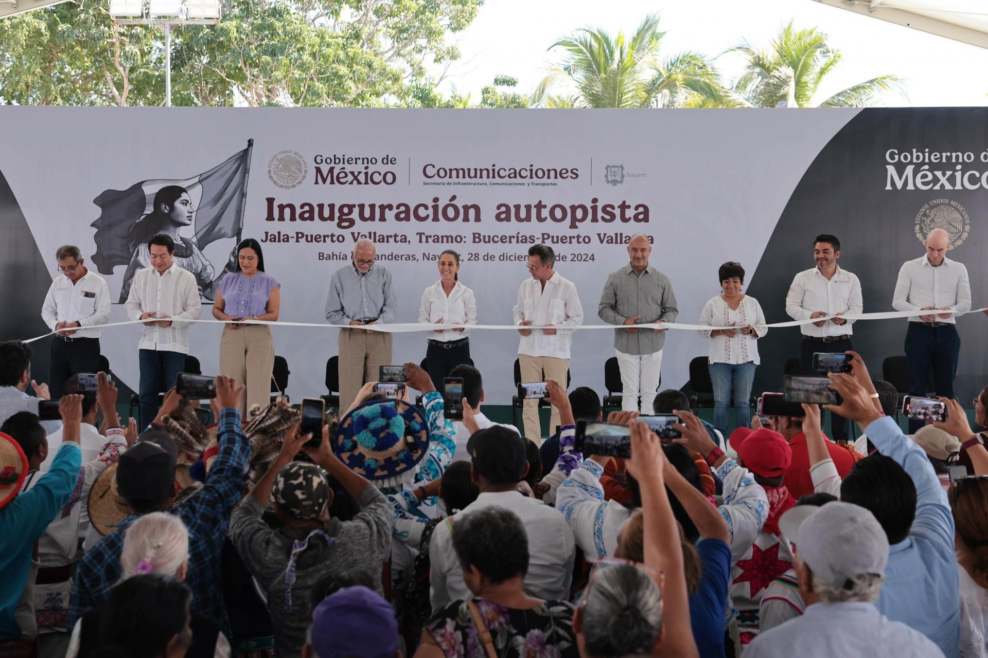 Claudia Sheinbaum inauguró el tramo final de la carretera Jala-Puerto Vallarta en diciembre pasado.