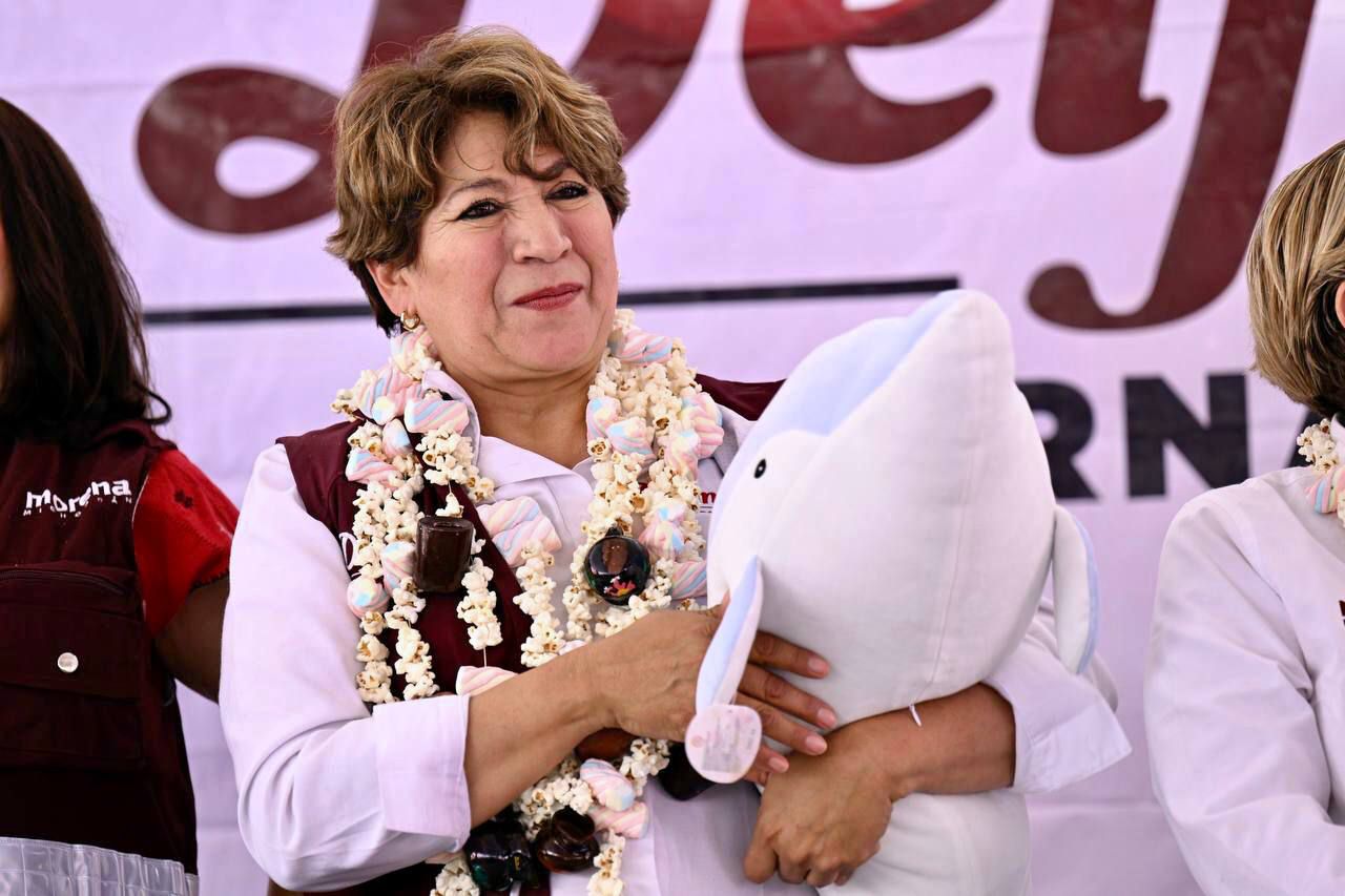 Delfina Gómez durante uno de sus eventos de campaña para obtener la gubernatura del Edomex. 