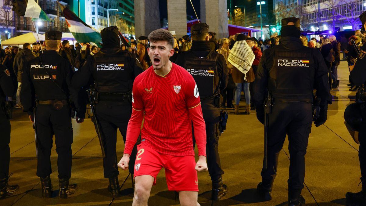 Futbolista del Sevilla es investigado en caso de apuestas: Lo acusan de provocar tarjetas amarillas