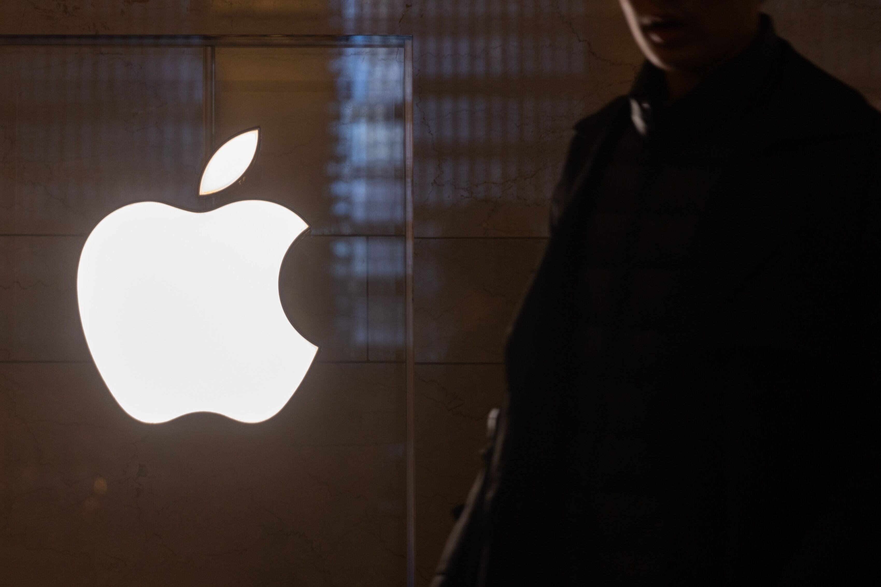 Apple, ‘en apuros’: La multan con casi 2 mil mdd por favorecer su servicio de música 