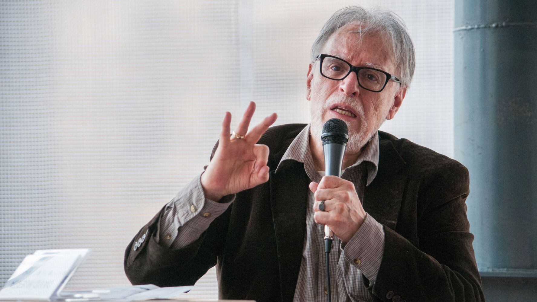 Muere el poeta David Huerta a los 72 años