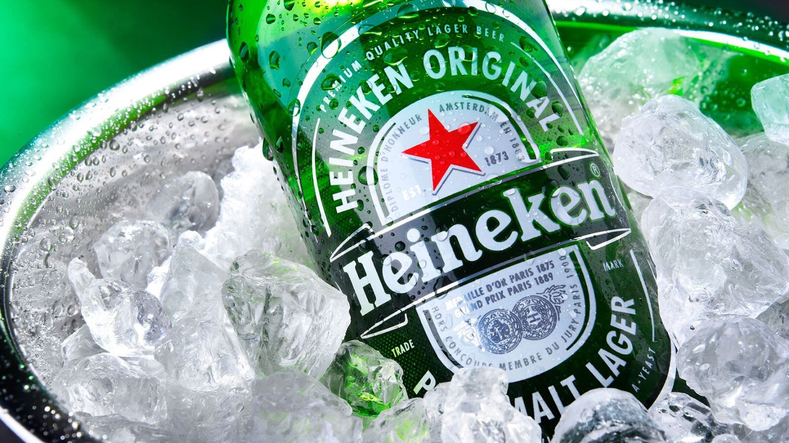 Heineken, empresa que elabora la cerveza del clásico envase de color verde, es la que adquirió la Cervecería Cuauhtémoc Moctezuma.