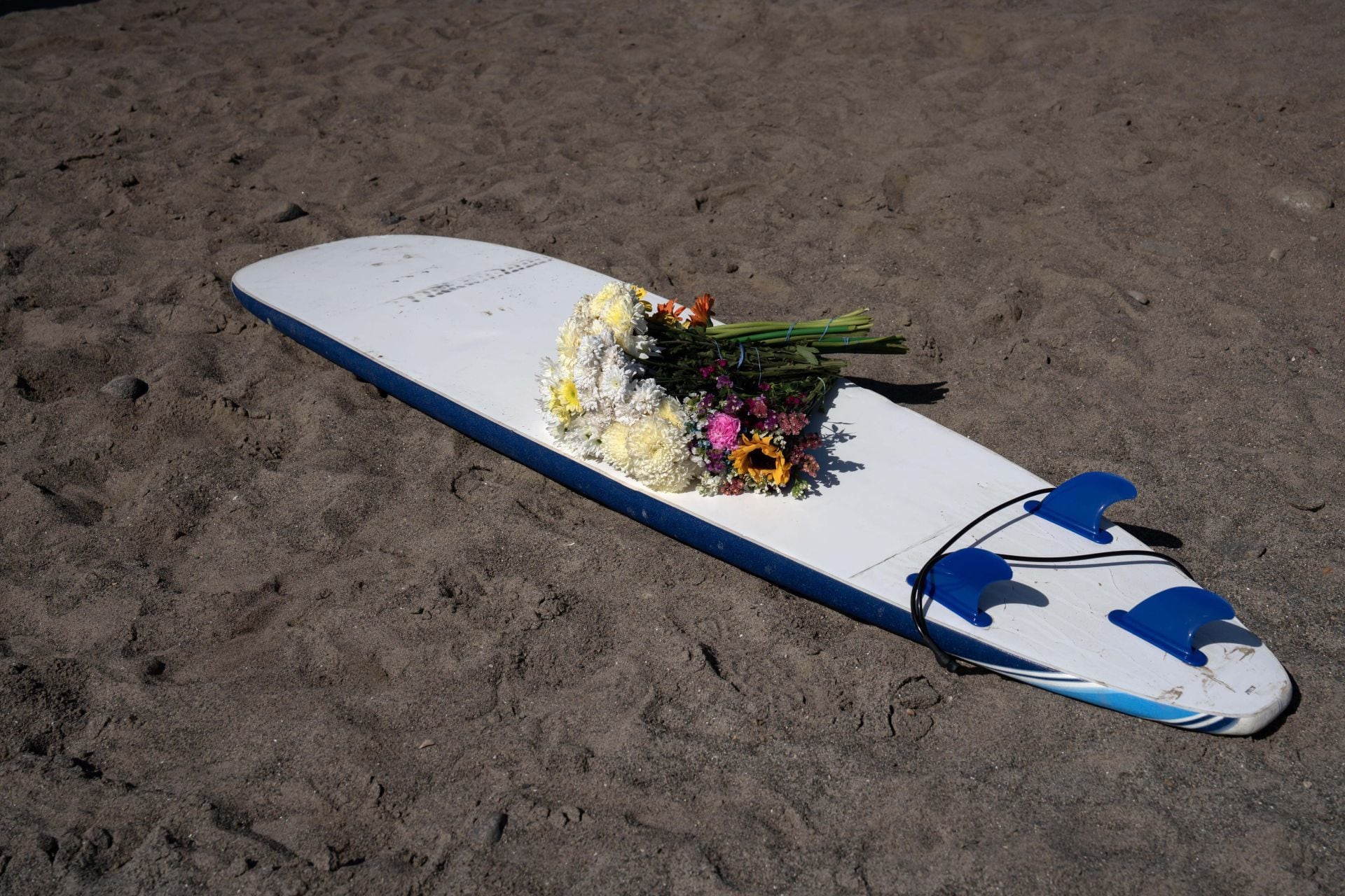 Surfistas asesinados en Ensenada: Cuerpos son trasladados a EU con sus familias
