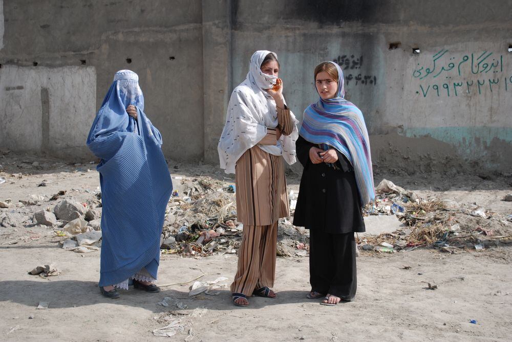 Educación, empleo y política: Avances de mujeres en Afganistán se ven amenazados por el Talibán