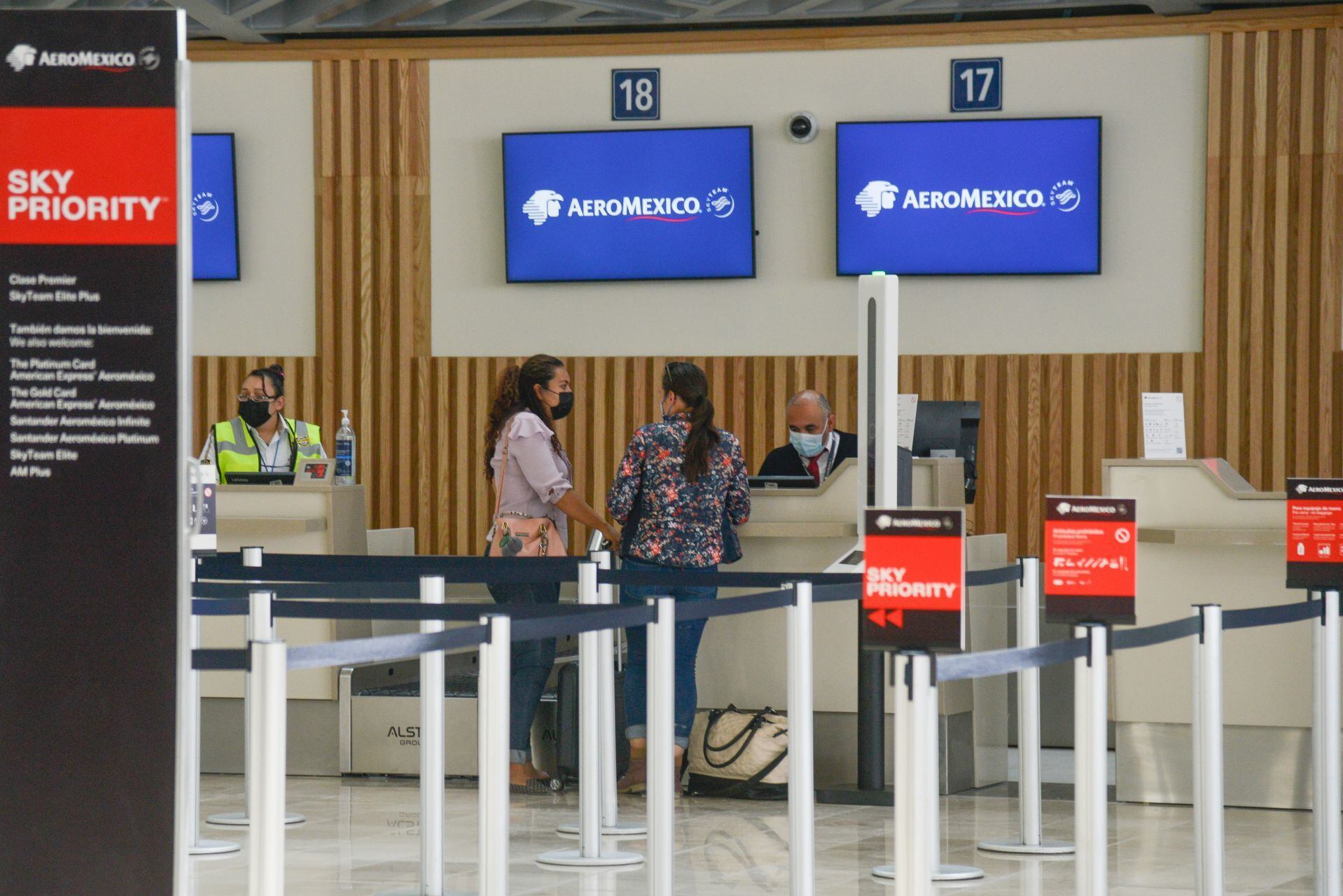 Aeroméxico responde a Profeco: ‘Somos la aerolínea más puntual en el AICM’