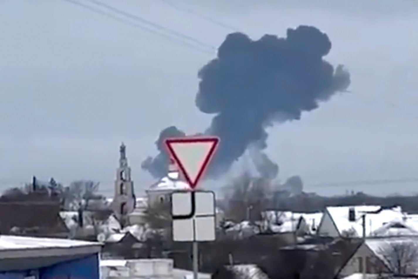 Rusia ‘culpa’ a Ucrania de derribar avión con 65 prisioneros ucranianos; no hay sobrevivientes