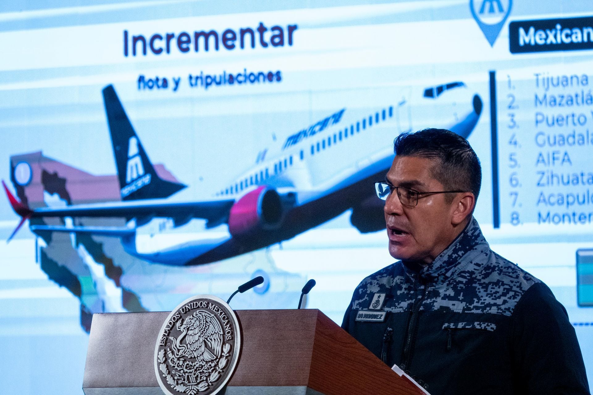 El militar de la Sedena, Leobardo Ávila Bojórquez, actual director general de Mexicana de Aviación. 