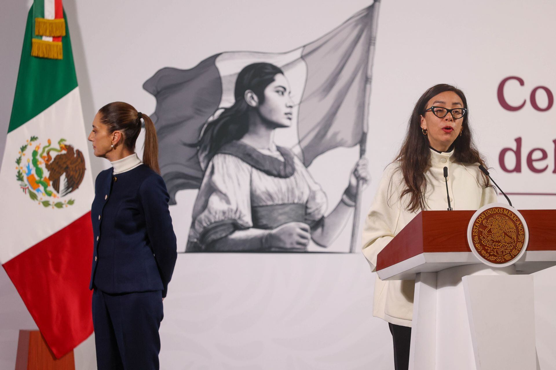 Tania Rodriguez Mora, subsecretaría de Educación Media Superior de la SEP, explicó las nuevas implementaciones a la educación media superior.