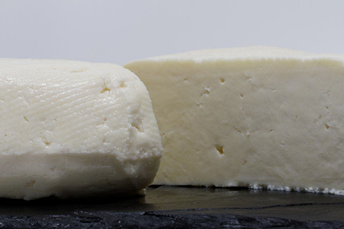 El queso panela es bajo en grasas saturadas. (Foto: Wikimedia Commons)