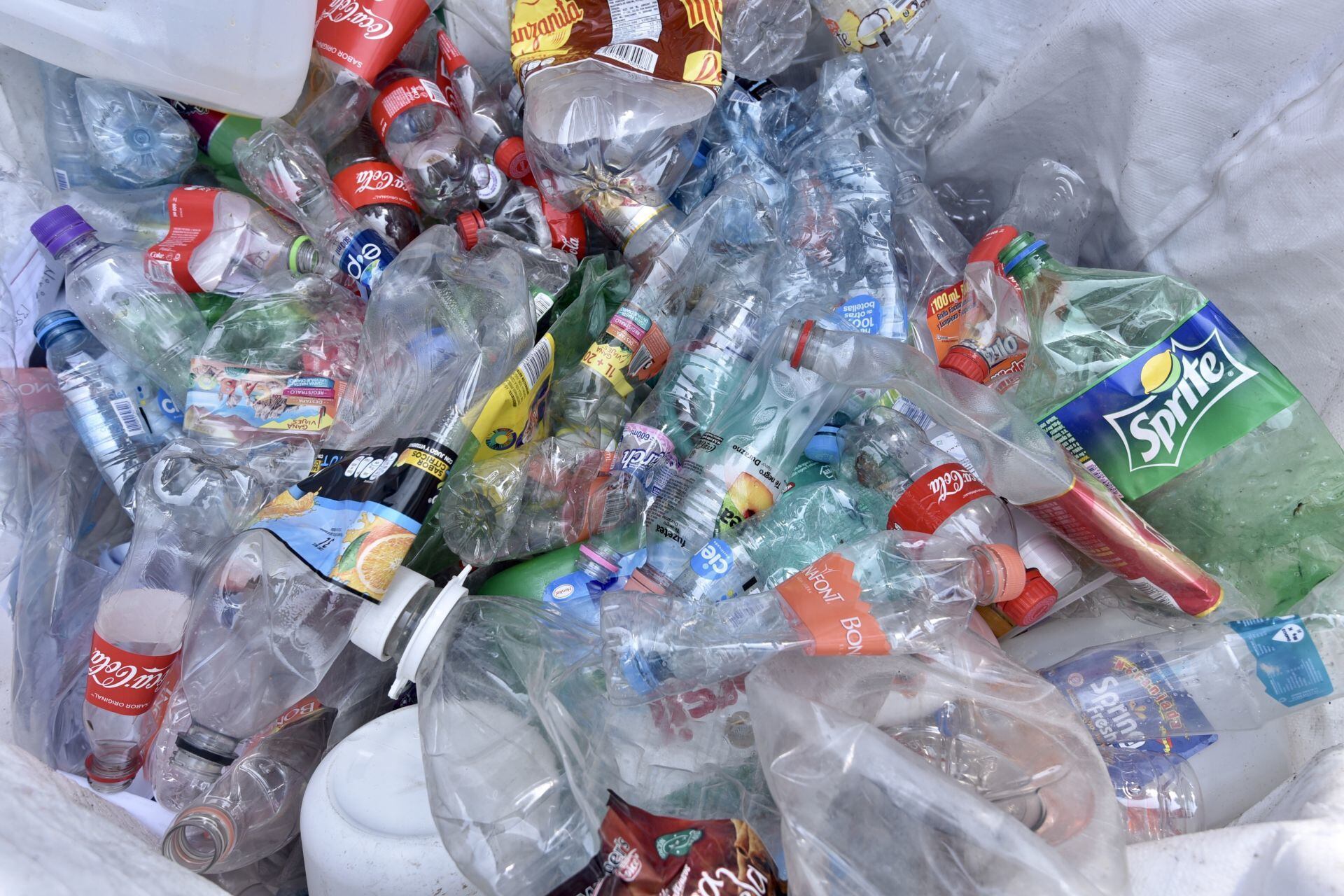La UNAM dará kits y despensas a quienes den plásticos limpios y separados.