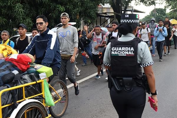 Con el tiempo en contra: Sale caravana rumbo a EU con el objetivo de llegar antes que Trump tome posesión