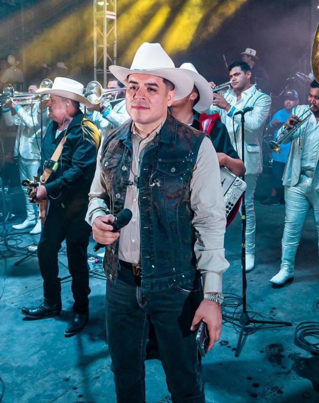 Régulo Caro anunció el regreso de los corridos progresivos. (Foto: Instagram @regulocaro)