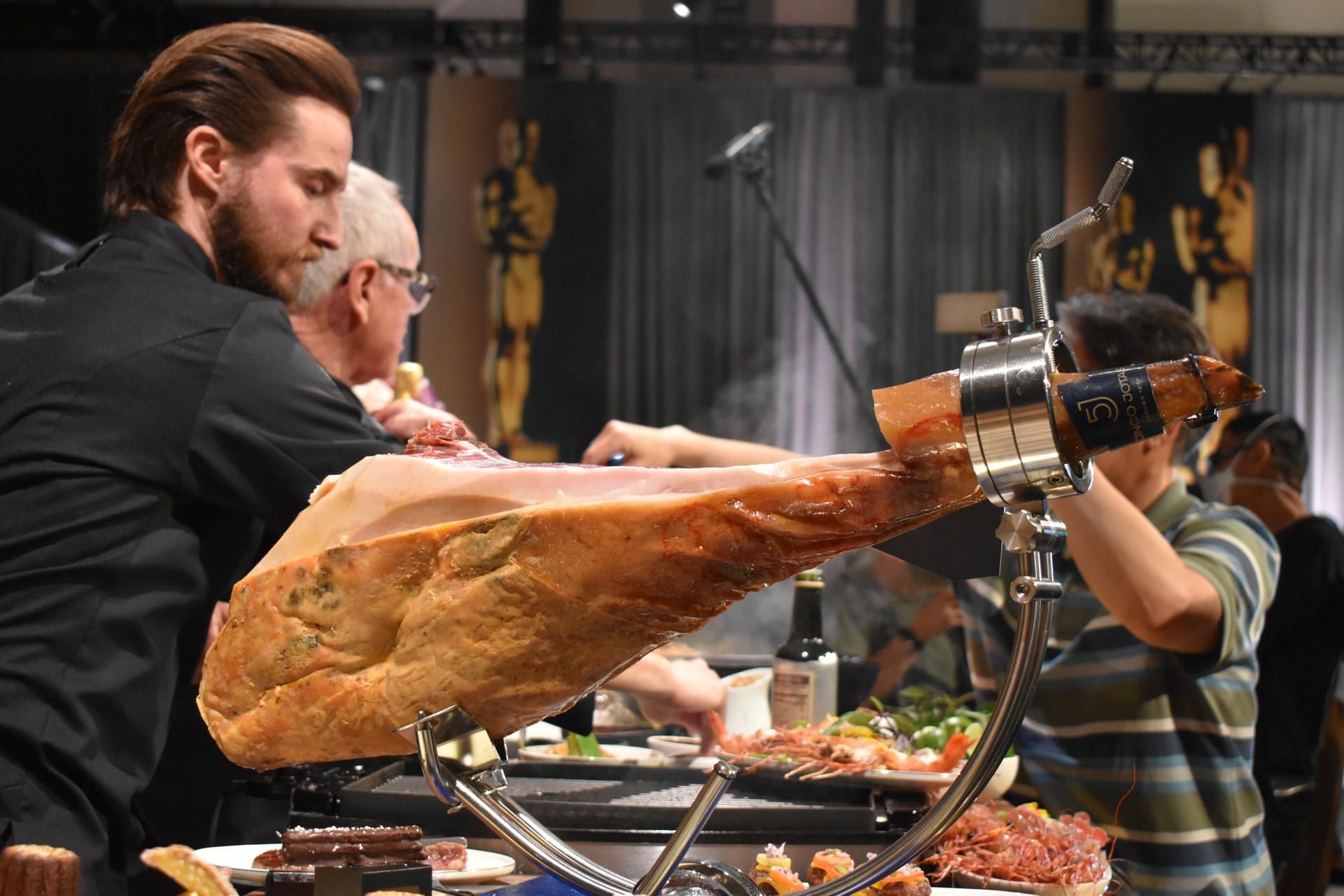 El menú de los premios Oscar incluye jamón de bellota, un ingrediente costoso y valorado en España. (Foto: EFE).