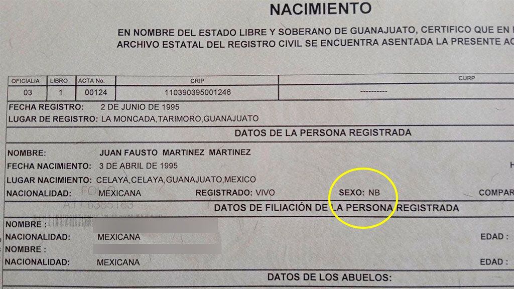 Guanajuato entregó la primera acta de nacimiento a una persona no binaria.