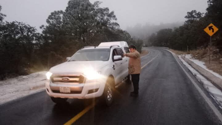 Protección Civil informó que debido a las condiciones climáticas, la carretera a Mazatlán se encuentra cristalizada en varios tramos