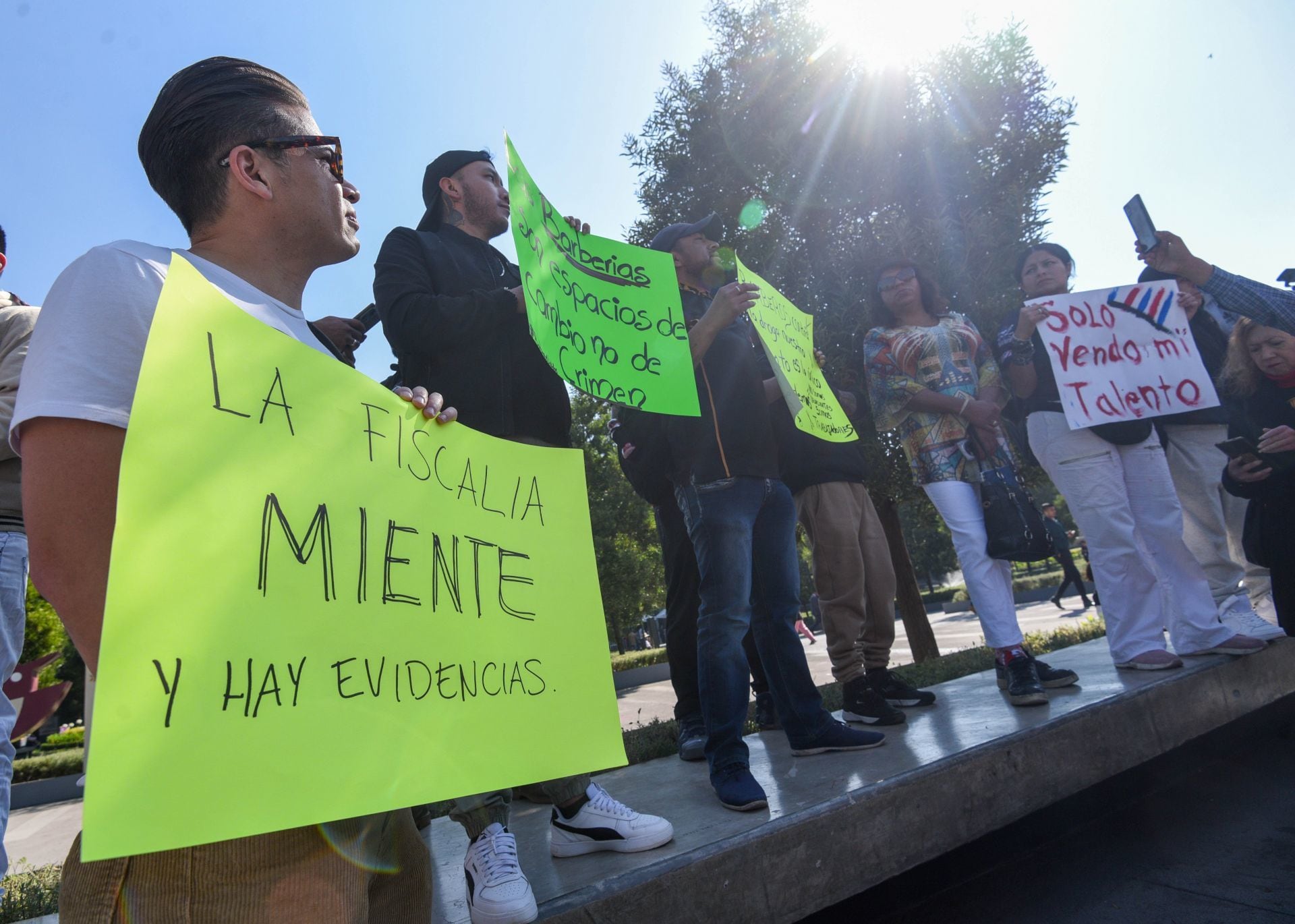 Los barberos se manifestaron este lunes.