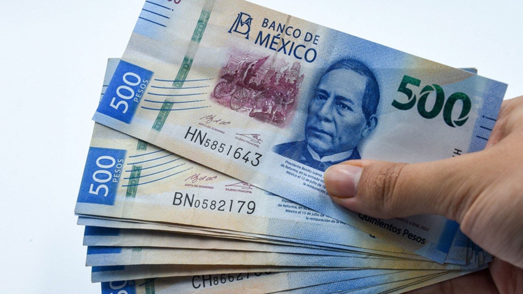 Peso arranca con victoria frente al dólar en crucial ‘semana Banxico’