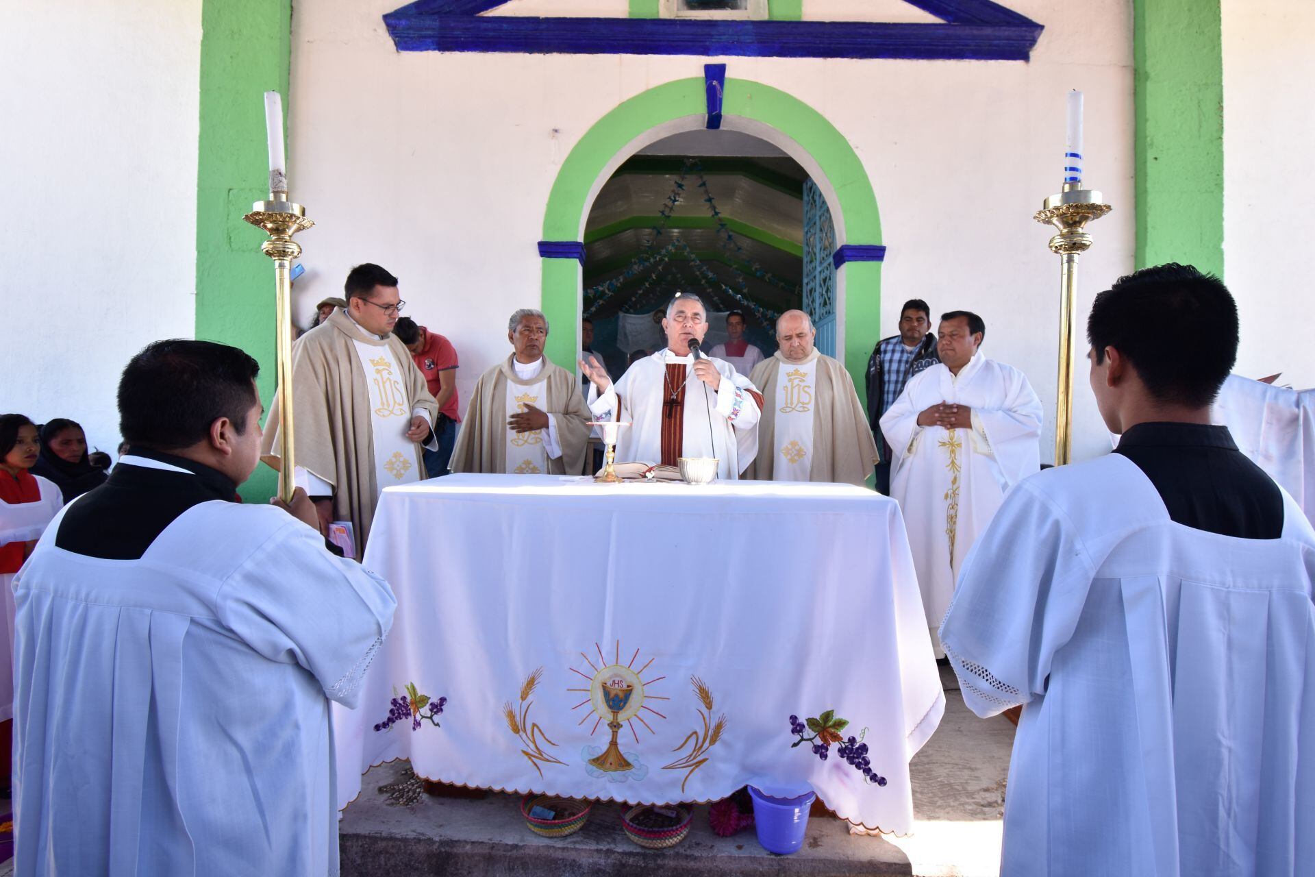 Caso Salvador Rangel: Episcopado acusa a la política de golpear a la Iglesia