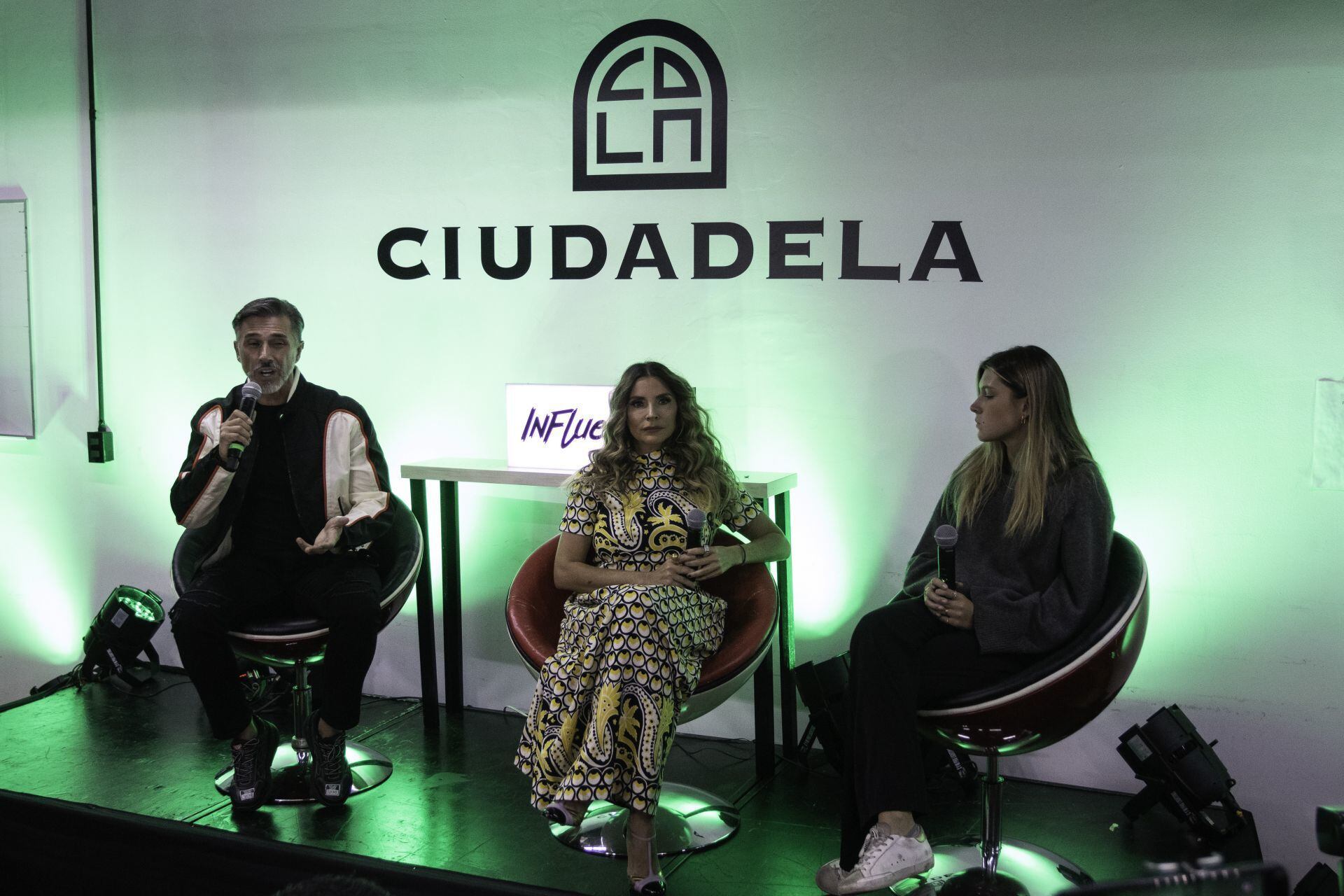 Sergio Mayer, Issabela Camil y Antonia Mayer en conferencia de prensa. (Foto: Cuartoscuro)