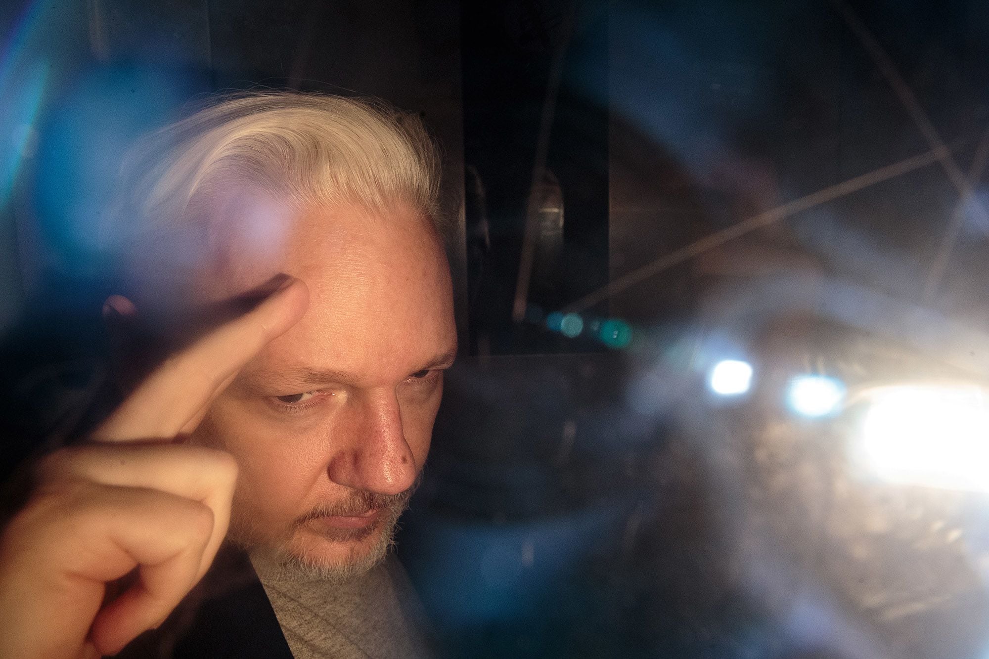 Julian Assange ‘podría suicidarse’ si es extraditado a EU, advierte su abogada