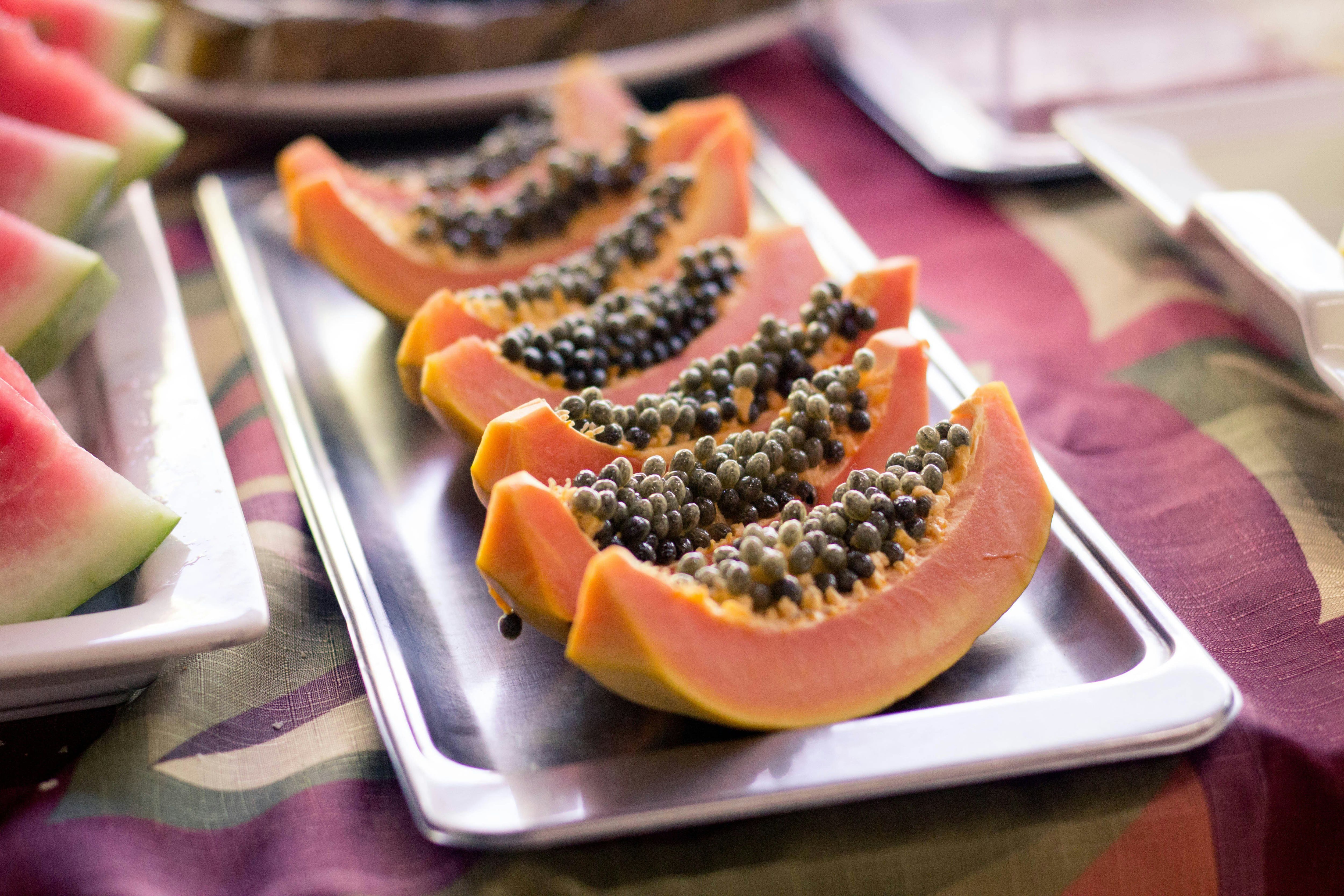 Los componentes de la papaya pueden ayudar a reducir el riesgo de padecer enfermedades del corazón. (Foto: Unsplash)