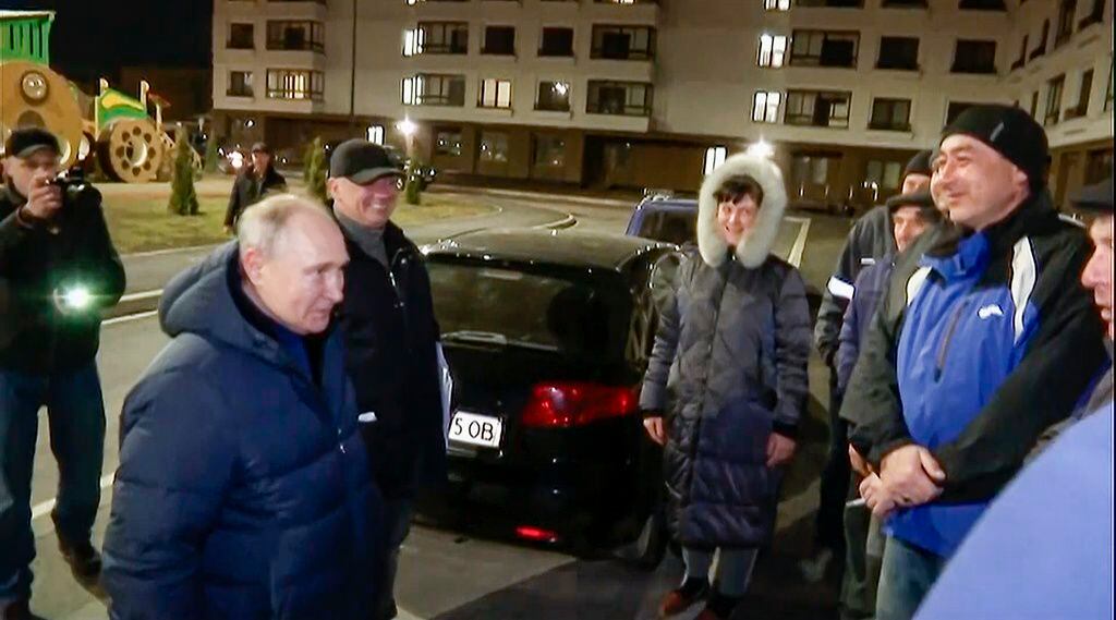 ¿Nueva provocación? Putin visita la ciudad ocupada ucraniana de Mariúpol