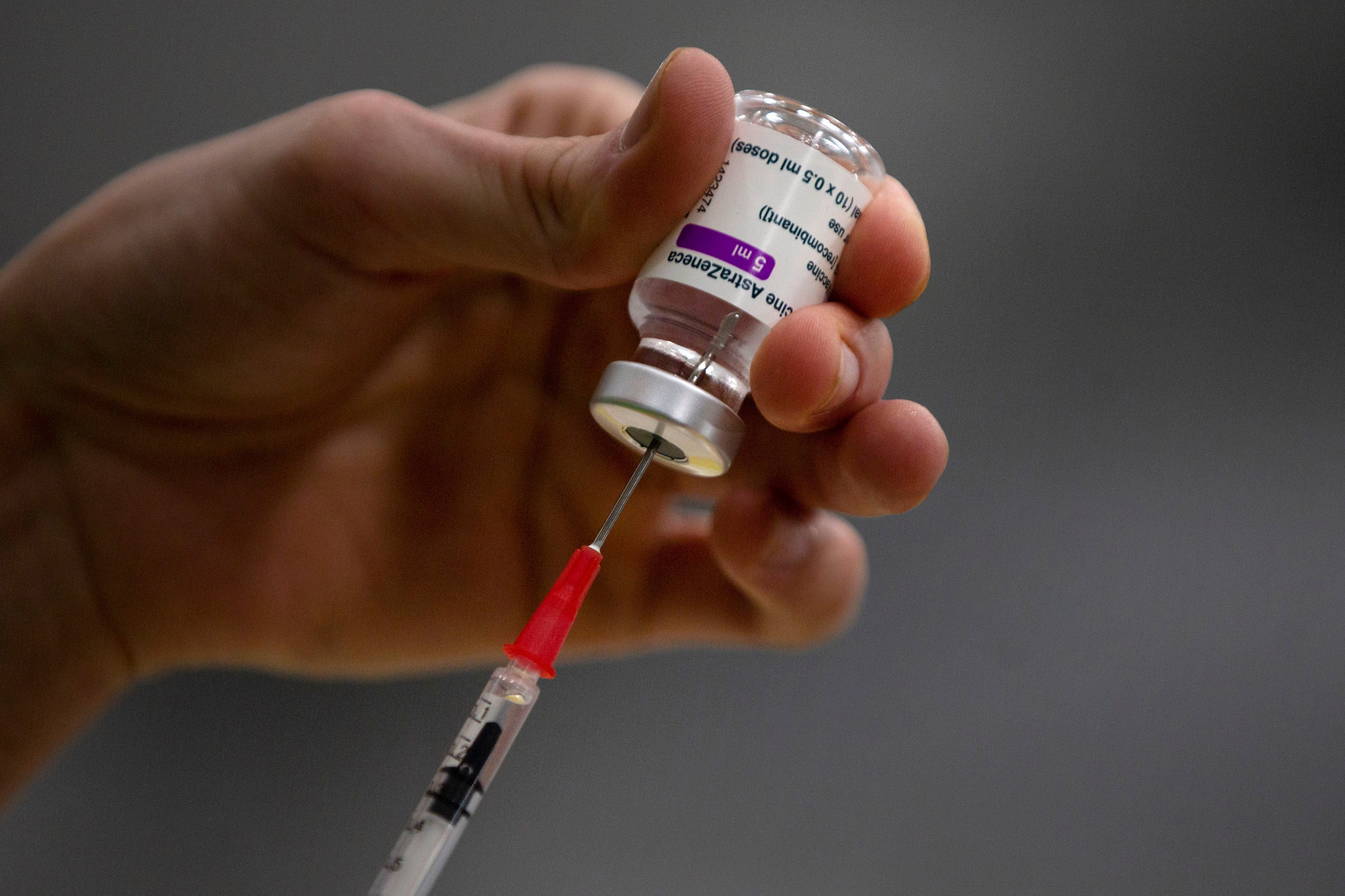 Creadora de vacuna COVID de AstraZeneca lo tiene ‘claro’: Refuerzos no son necesarios para todos 
