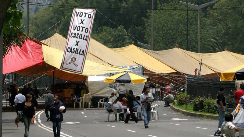 Mega plantón de AMLO en Reforma fue financiado con recursos públicos, afirma ‘El rey del cash’