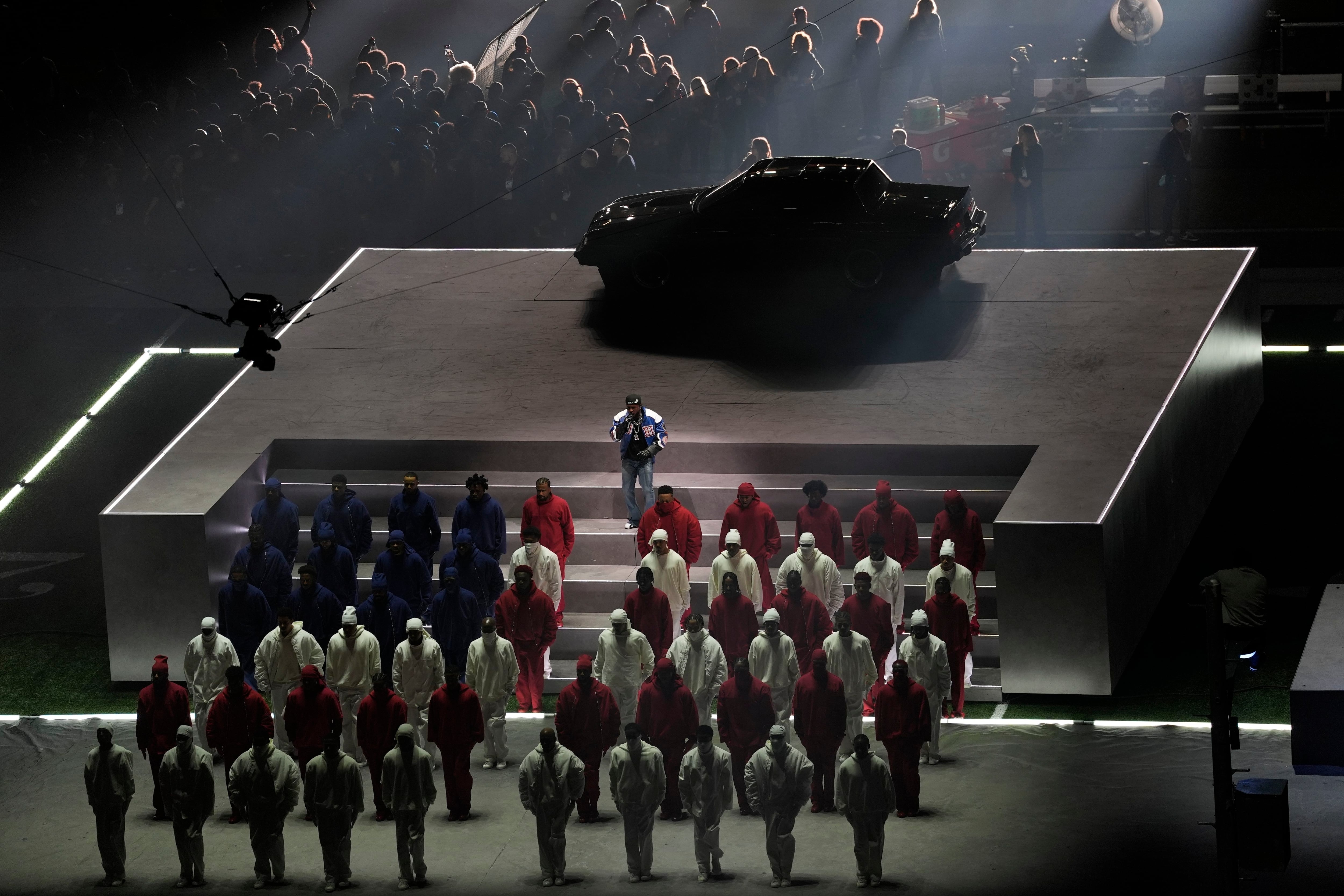 Kendrick Lamar actúa durante el espectáculo de medio tiempo del Super Bowl 59 de la NFL entre los Chiefs de Kansas City y los Eagles de Filadelfia, el domingo 9 de febrero de 2025, en Nueva Orleans. (Foto AP/Charlie Riedel)