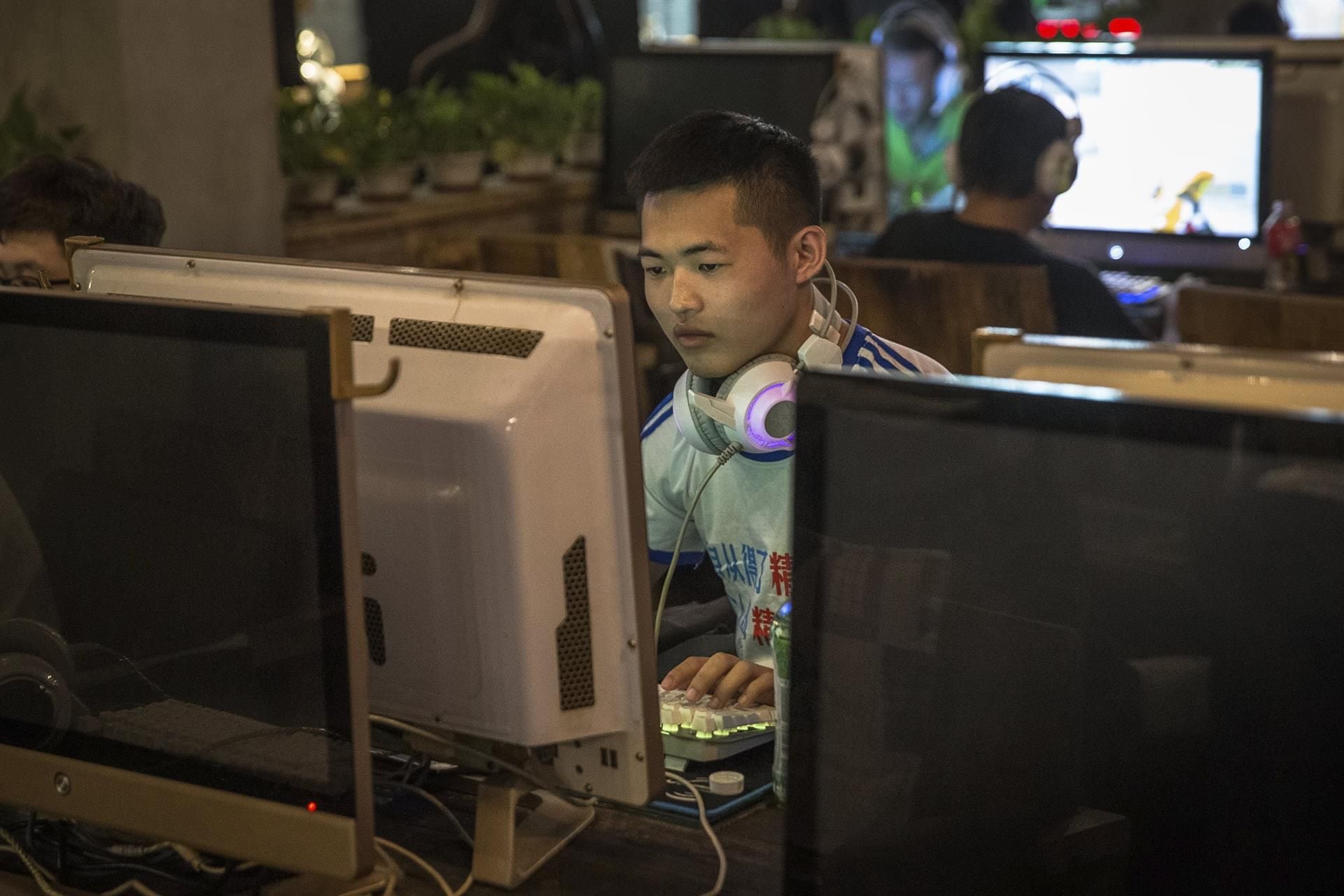 China prepara ley que controlará más los comentarios en internet