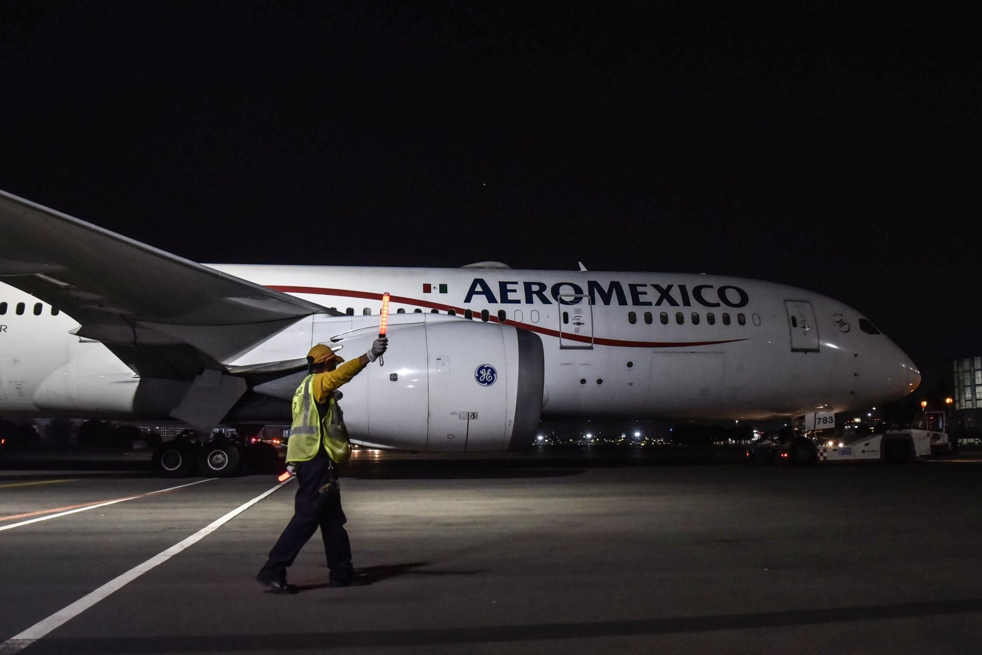 Vuelo de Aeroméxico que cubría ruta Tijuana al AICM aterriza de emergencia en Hermosillo
