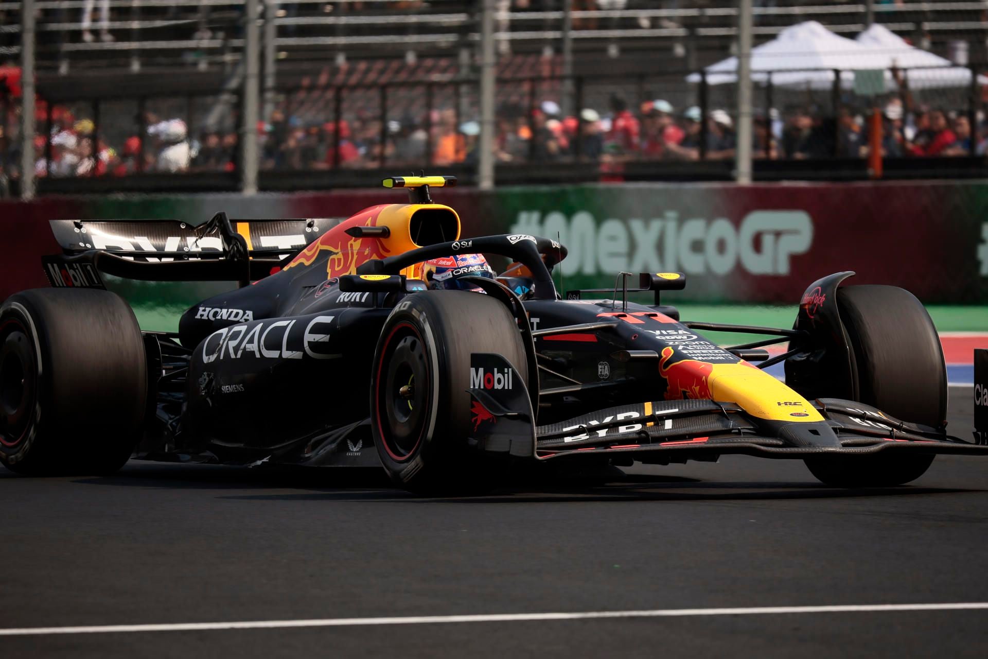 Ni Max Verstappen pudo salvar a Red Bull en el Gran Premio de México 2024. Carlos Sainz, el piloto de Ferrari que conducirá para Williams en 2025, arrolló a la competencia en la carrera de este dom