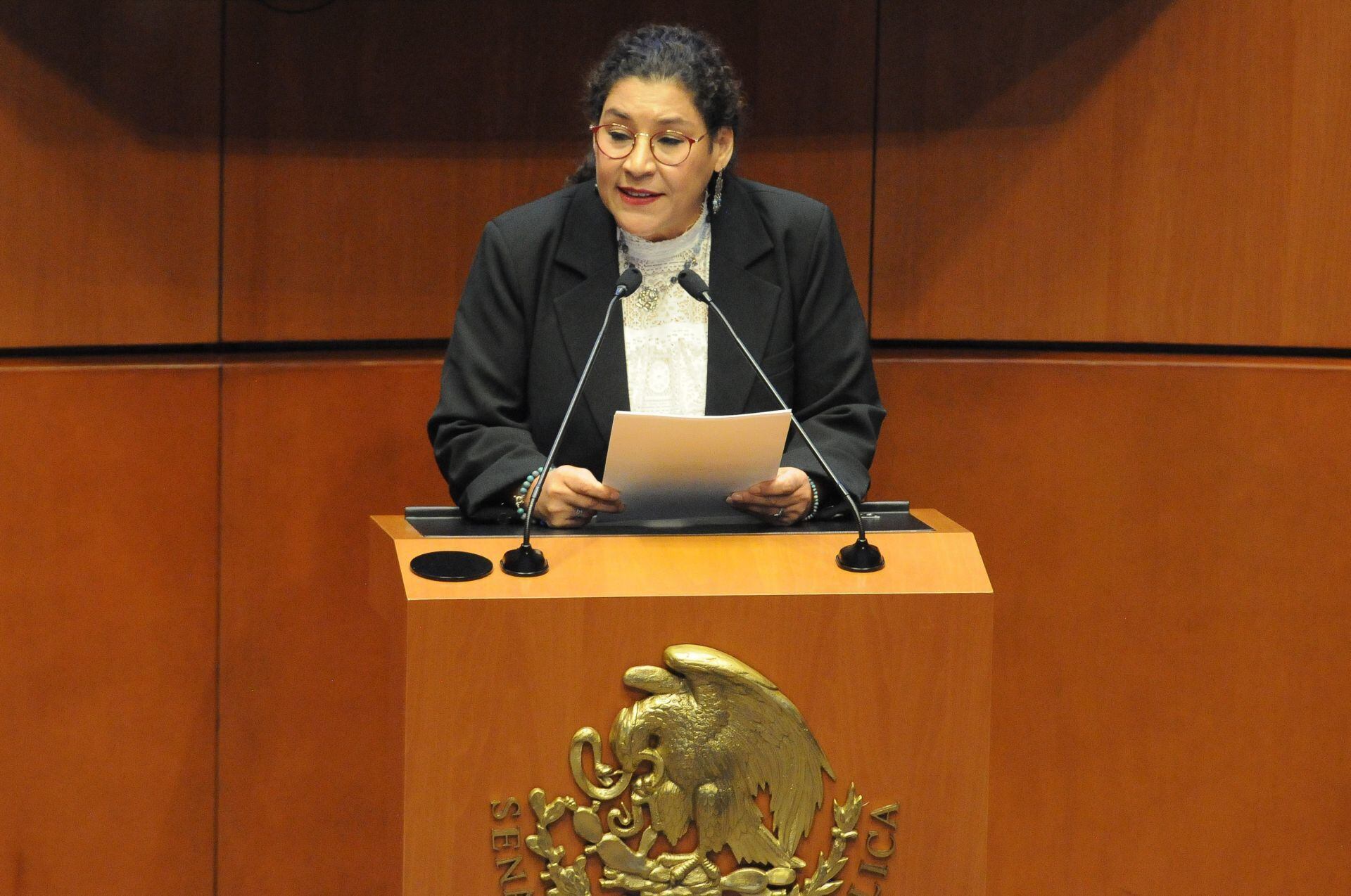 Lenia Batres se declara ‘ministra del pueblo’; critica a compañeros por ‘excesos’ de la Corte 