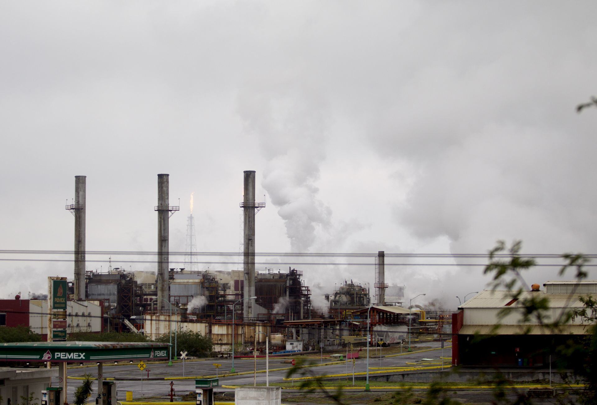 Pemex se pone en modo ambientalista: Se impondrá precios a sus emisiones contaminantes