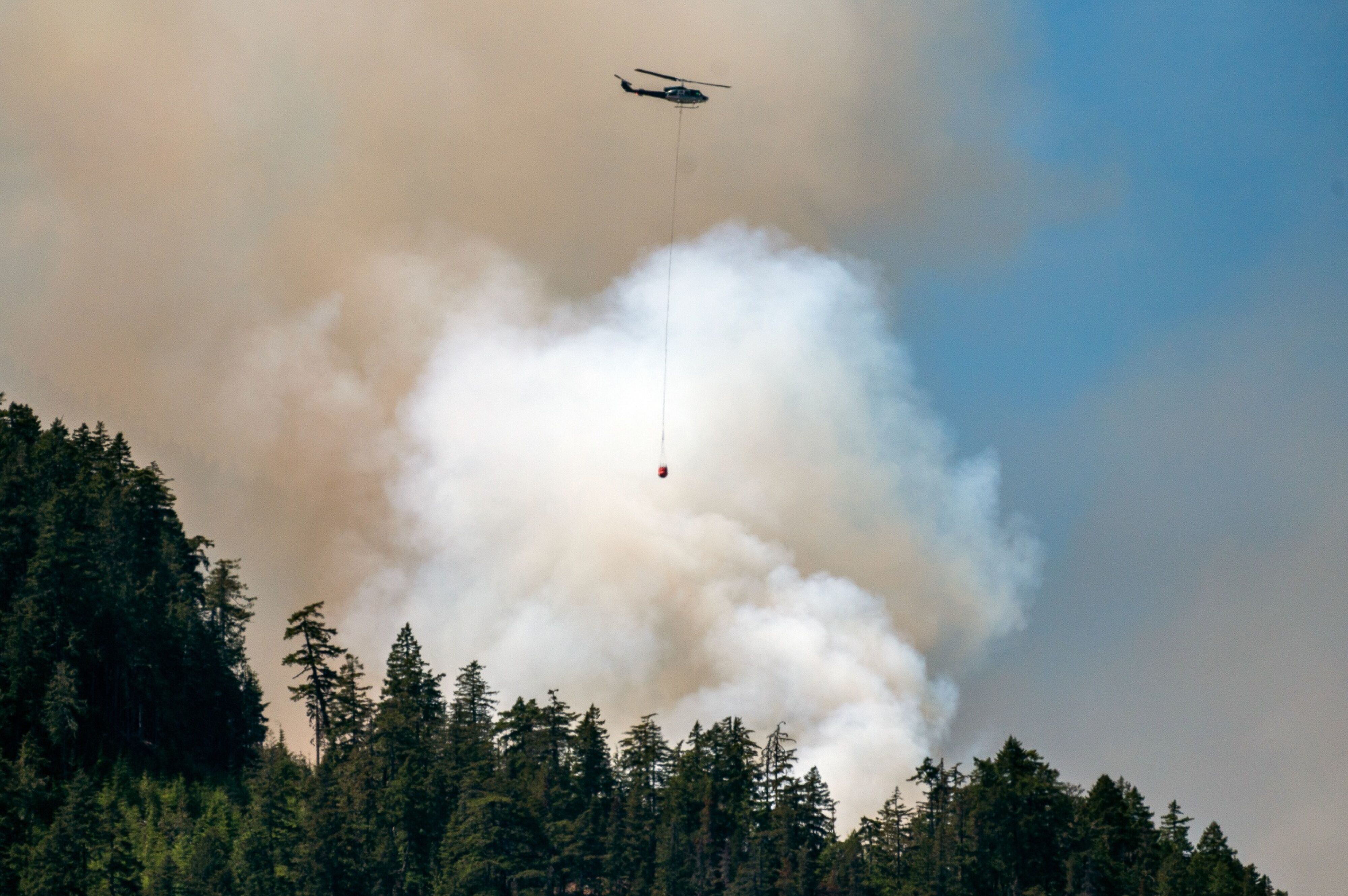 El humo de los incendios forestales en Canadá afectó también a EU este año.