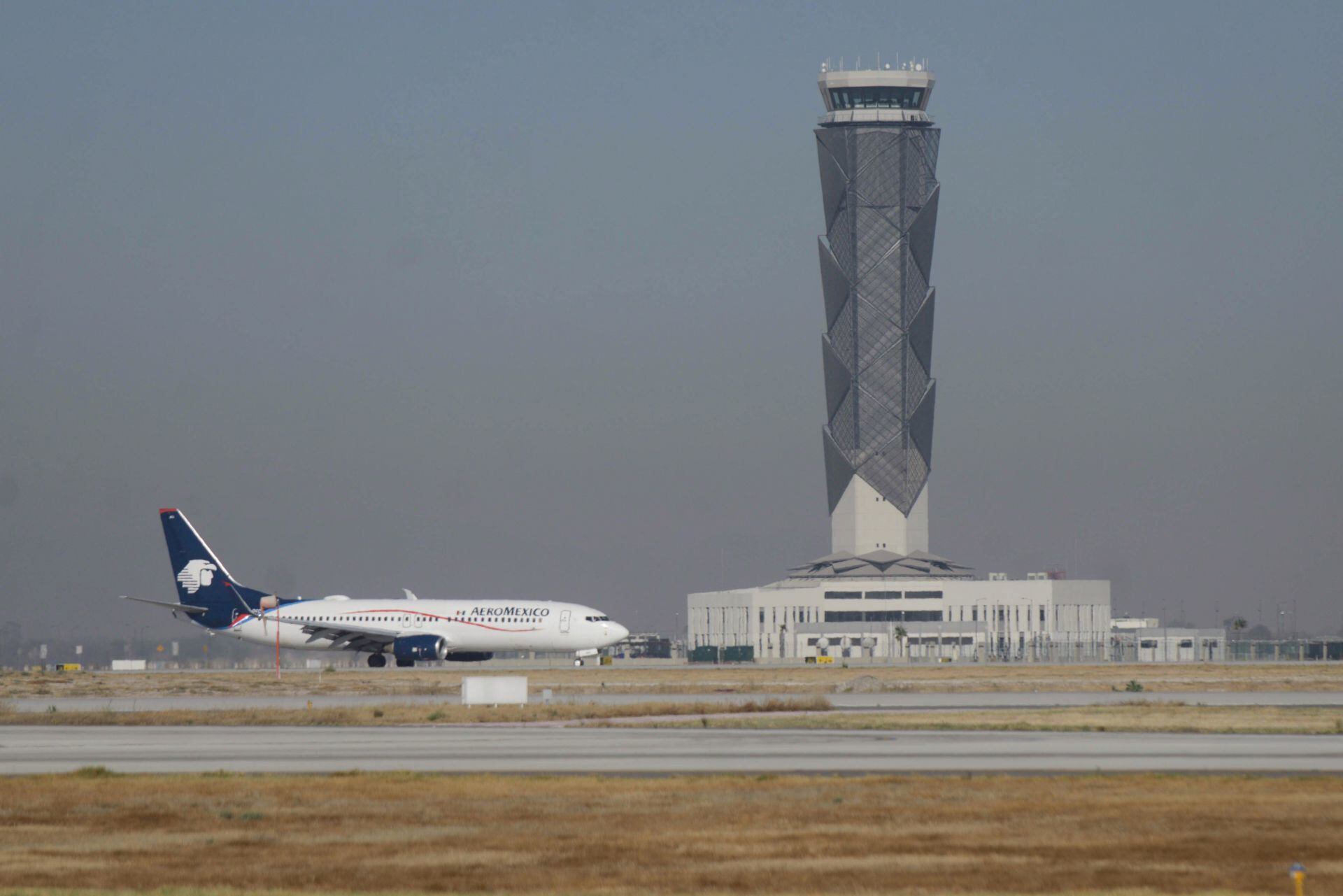 AIFA Año 1: aeropuerto de AMLO fracasa en objetivo para el que fue construido