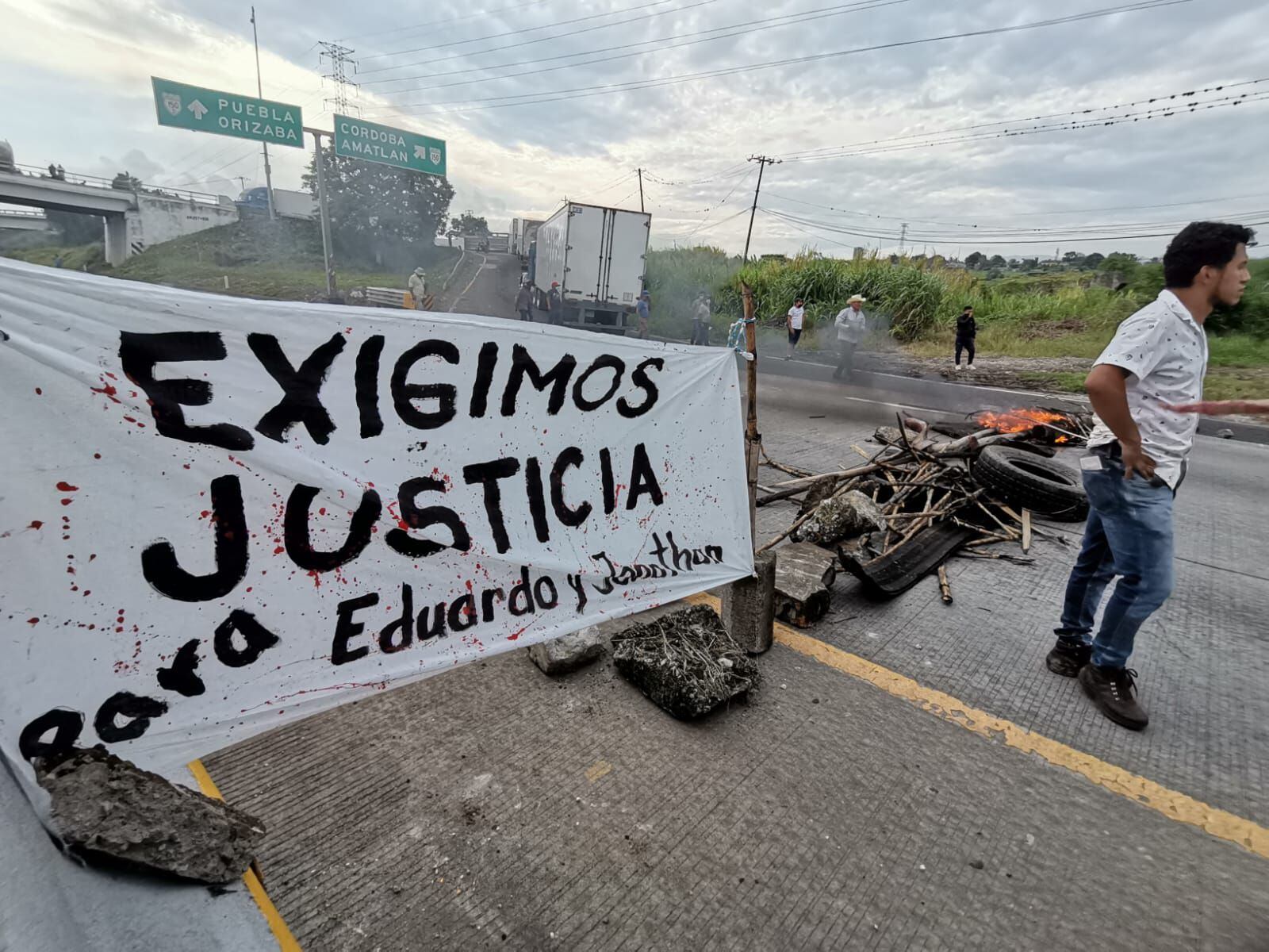 Familiares de dos menores fallecidos en Veracruz señalan a policías de ser los responsables